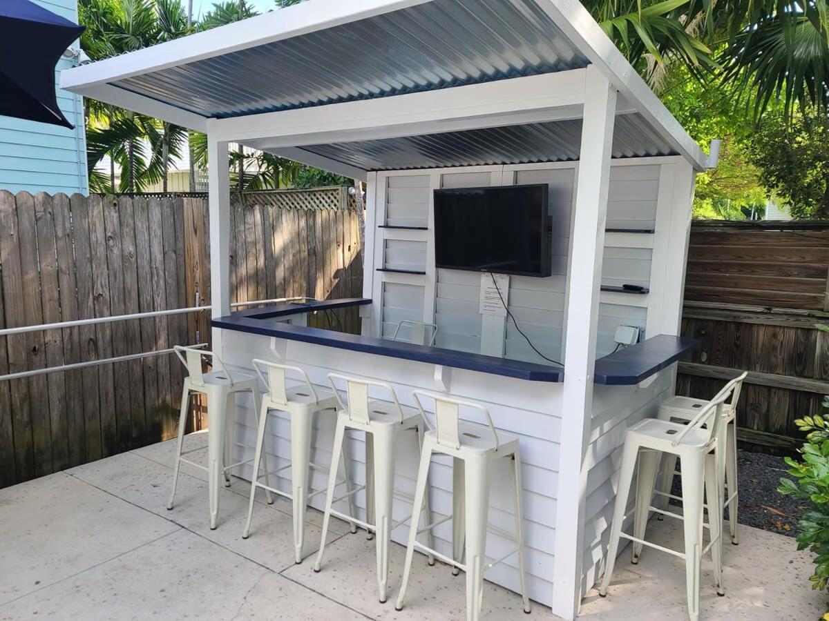Holiday home 6 Bedroom 6 Bath On Duval Street *