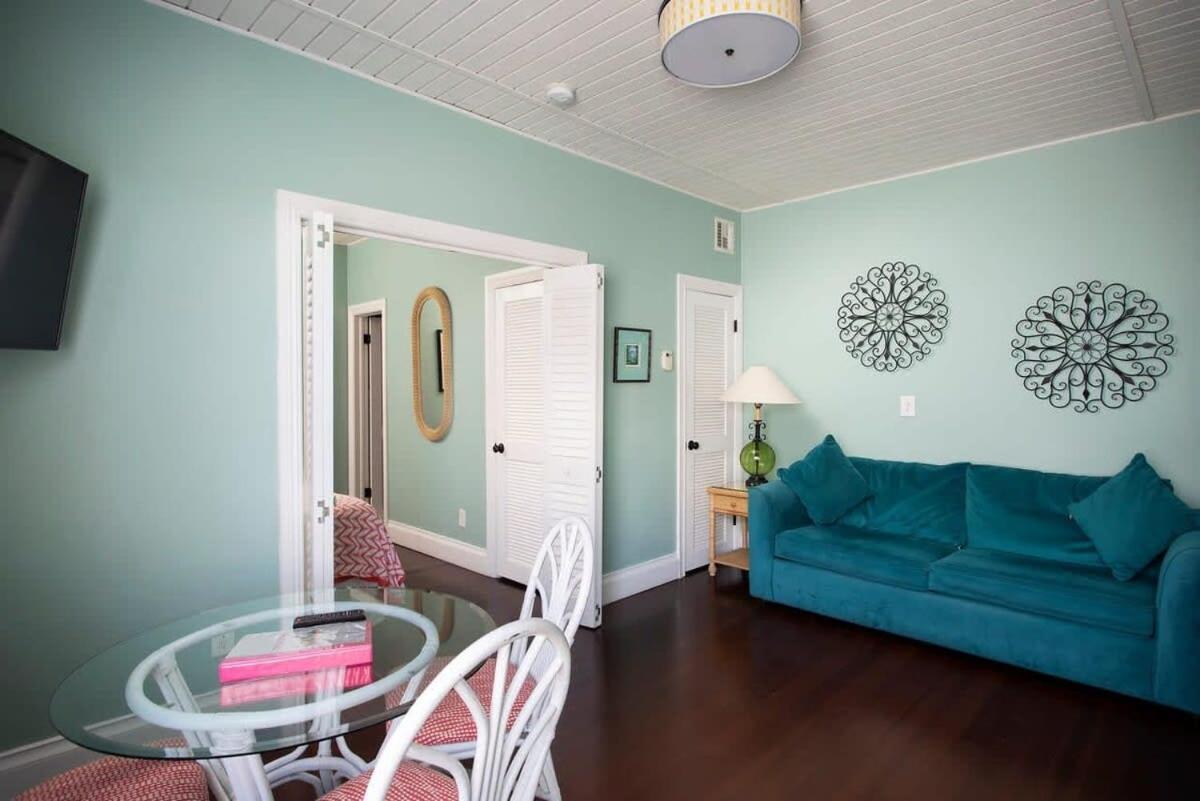 Holiday home 6 Bedroom 6 Bath On Duval Street