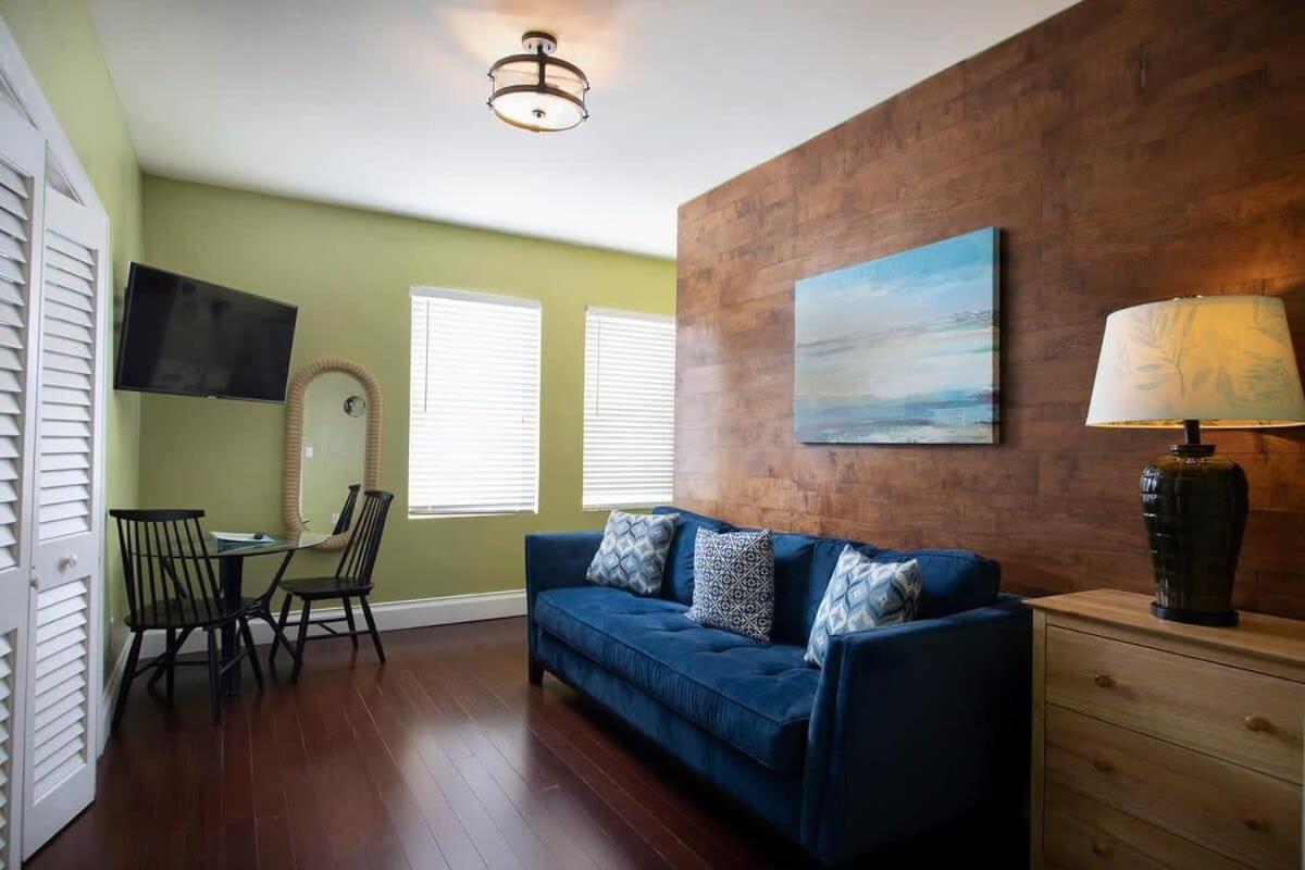 Holiday home 6 Bedroom 6 Bath On Duval Street