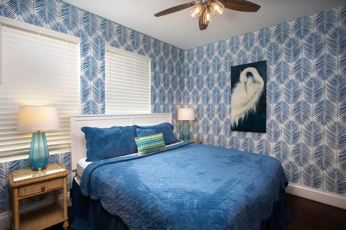 Holiday home 6 Bedroom 6 Bath On Duval Street Key West