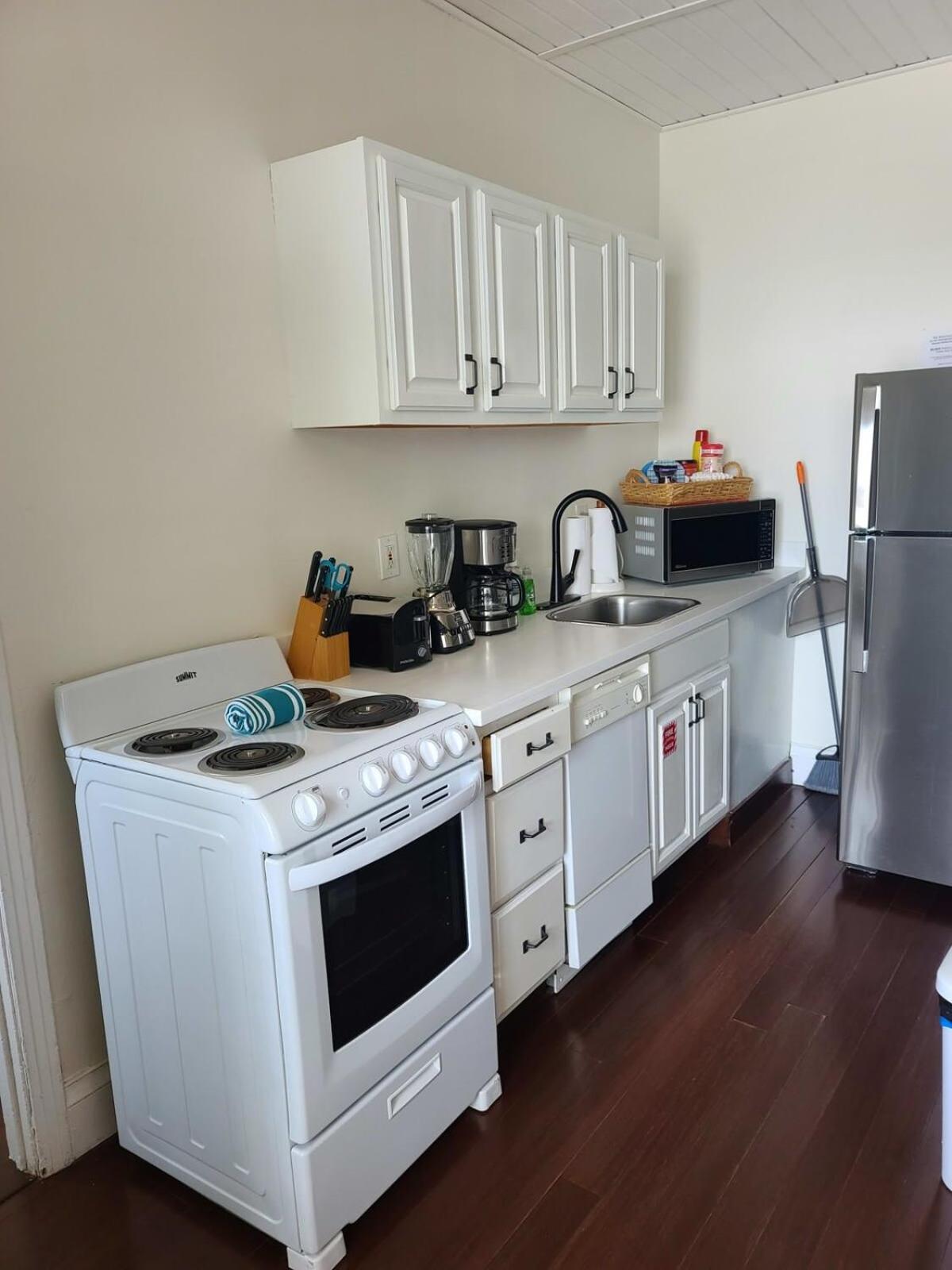 Holiday home 6 Bedroom 6 Bath On Duval Street Key West