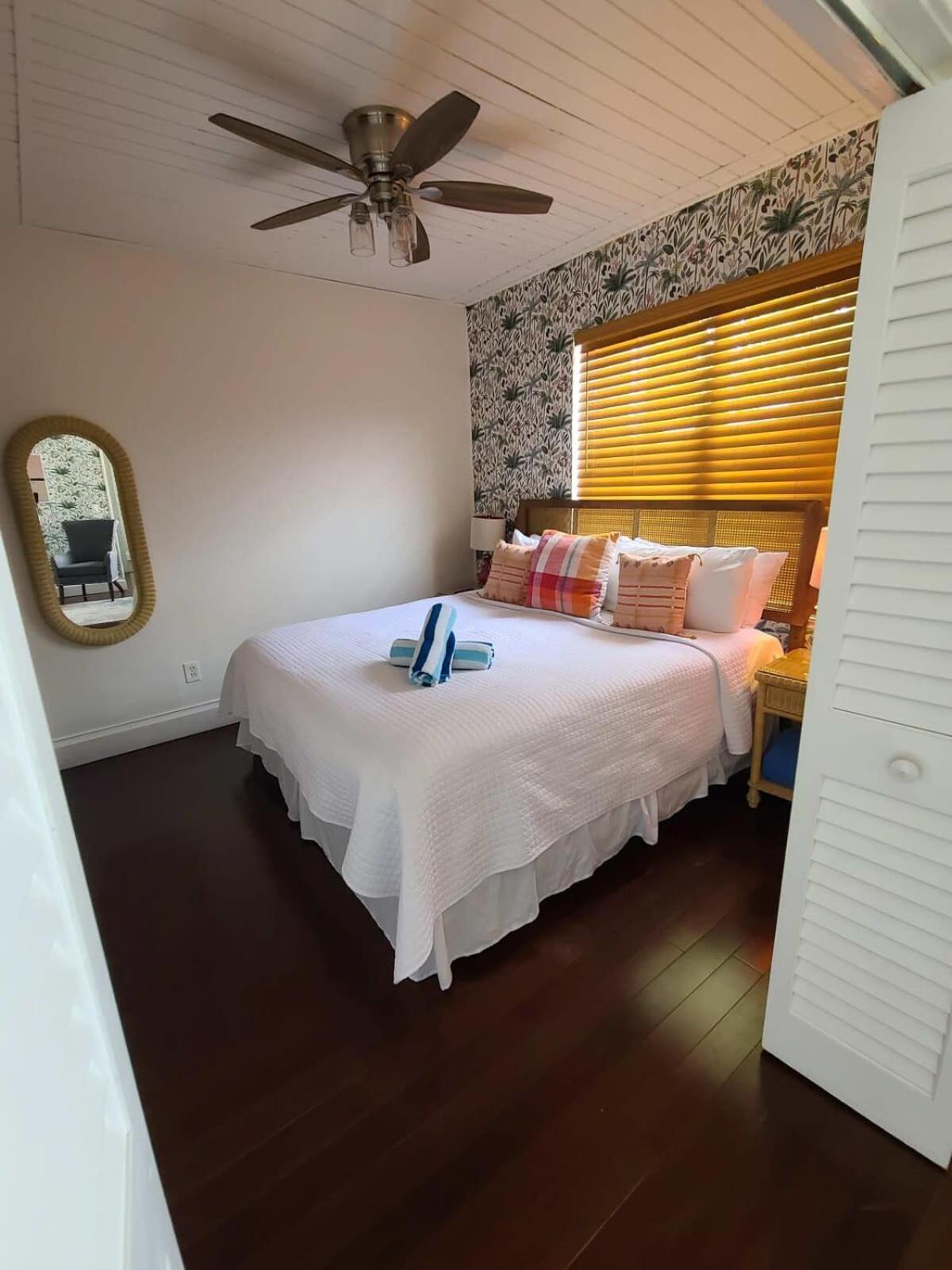 6 Bedroom 6 Bath On Duval Street Key West