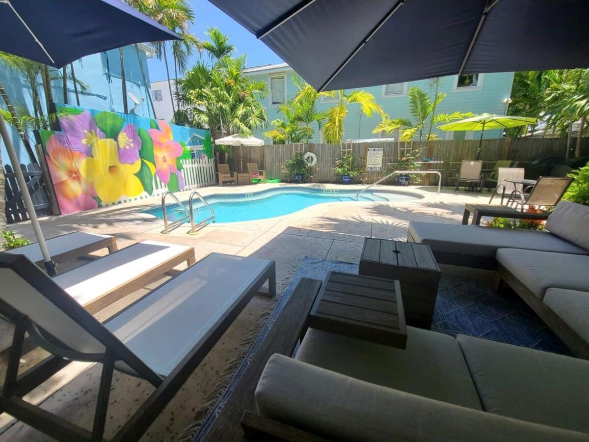 Apartment Two Duval Street W Pool