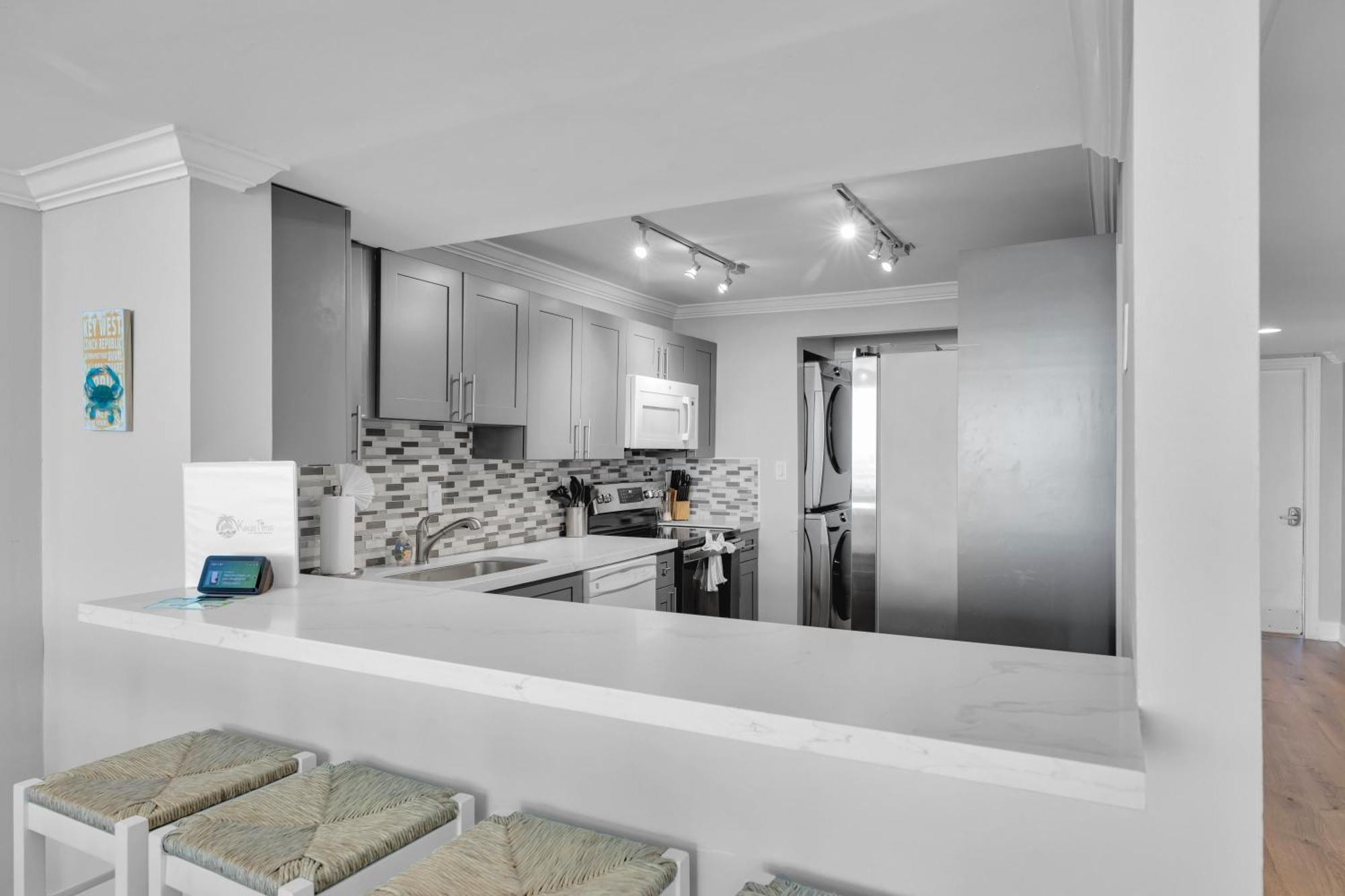 Holiday home St Thomas - Waterfront Penthouse Sleeps 16 W Pool & Boat Dock Key West