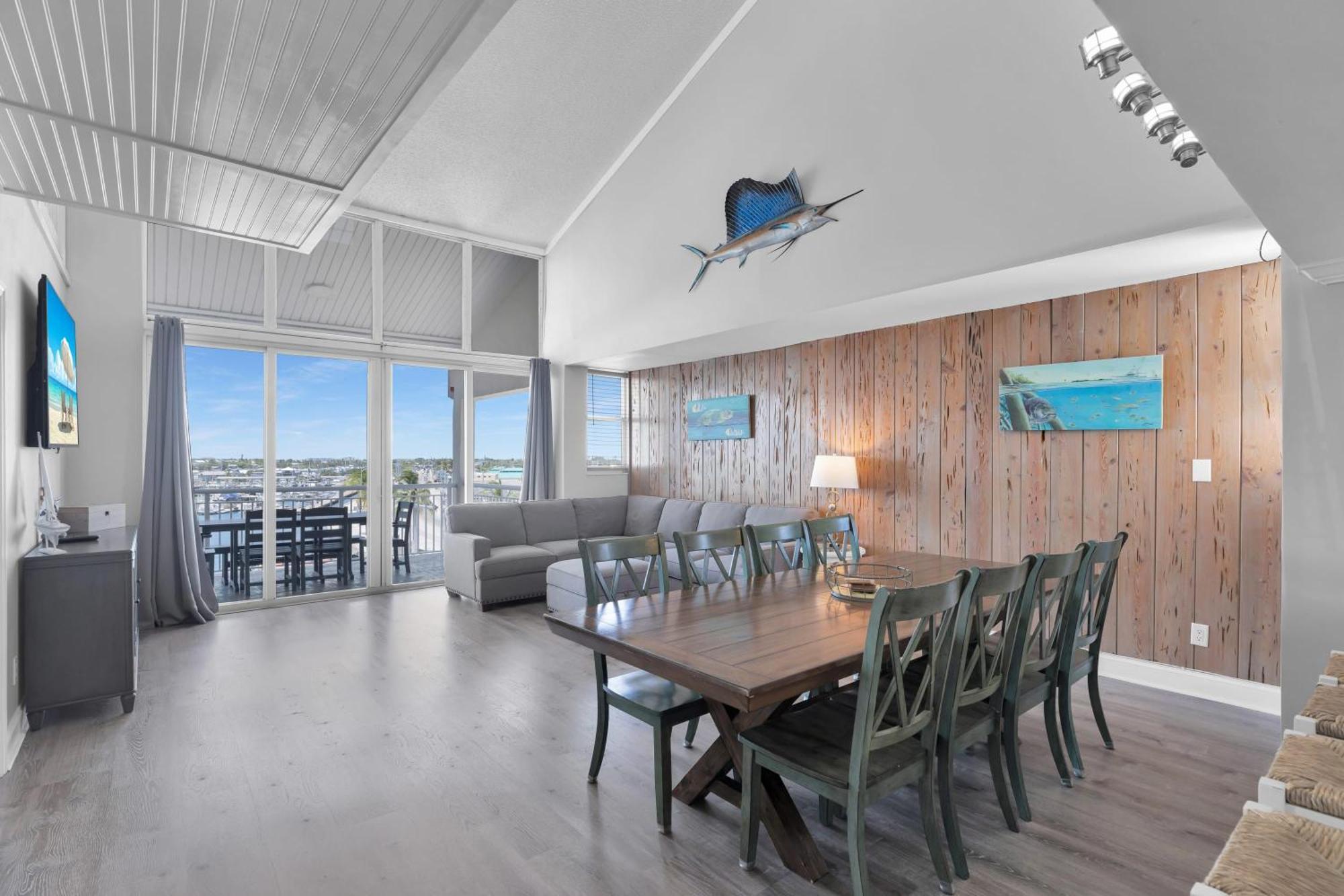 St Thomas - Waterfront Penthouse Sleeps 16 W Pool & Boat Dock Holiday home Key West