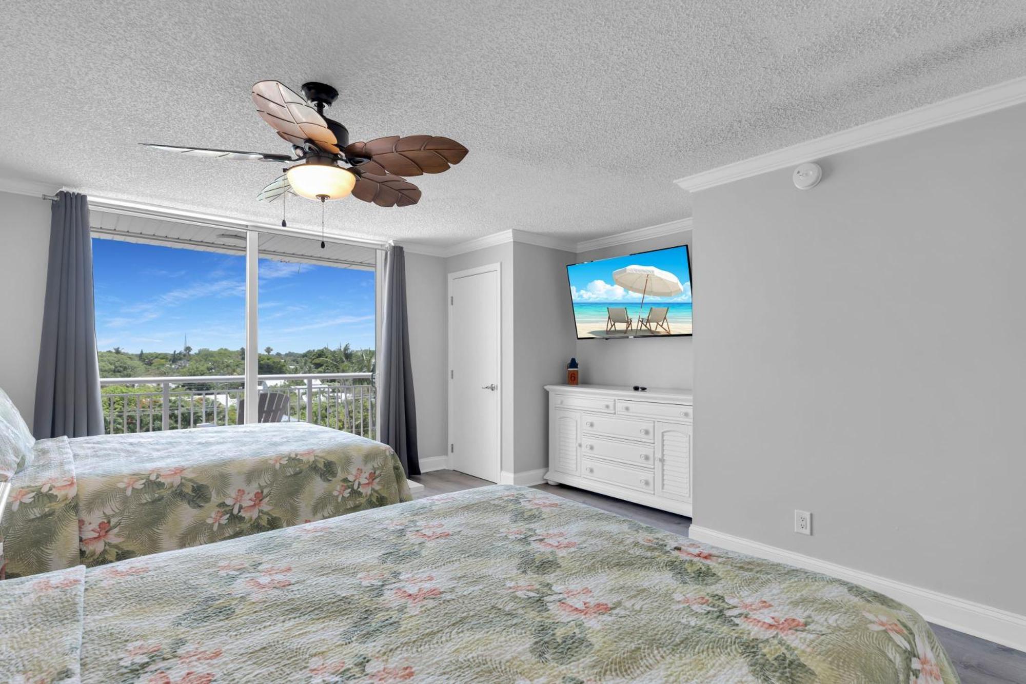 Holiday home St Thomas - Waterfront Penthouse Sleeps 16 W Pool & Boat Dock