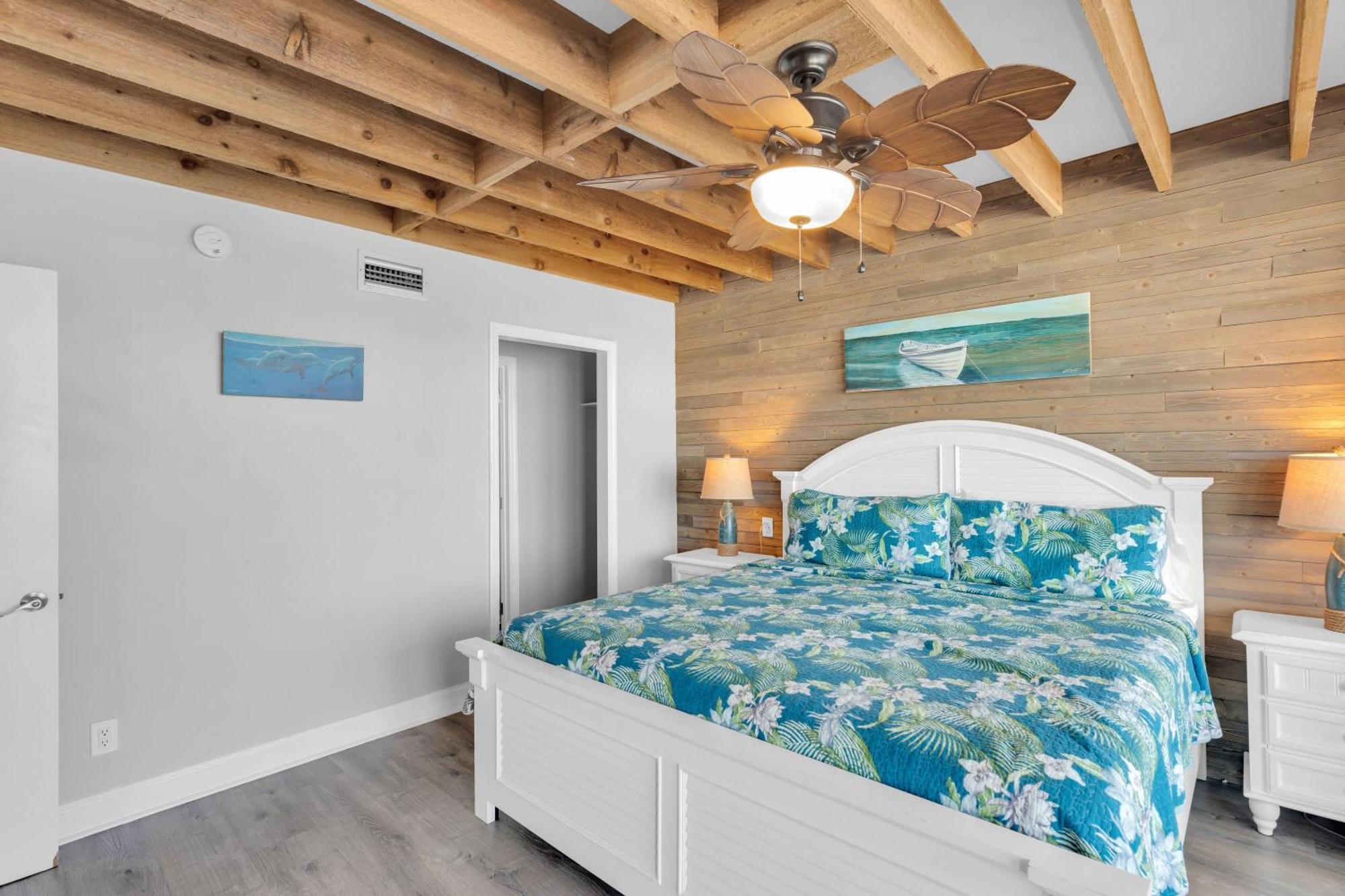 St Thomas - Waterfront Penthouse Sleeps 16 W Pool & Boat Dock * Key West