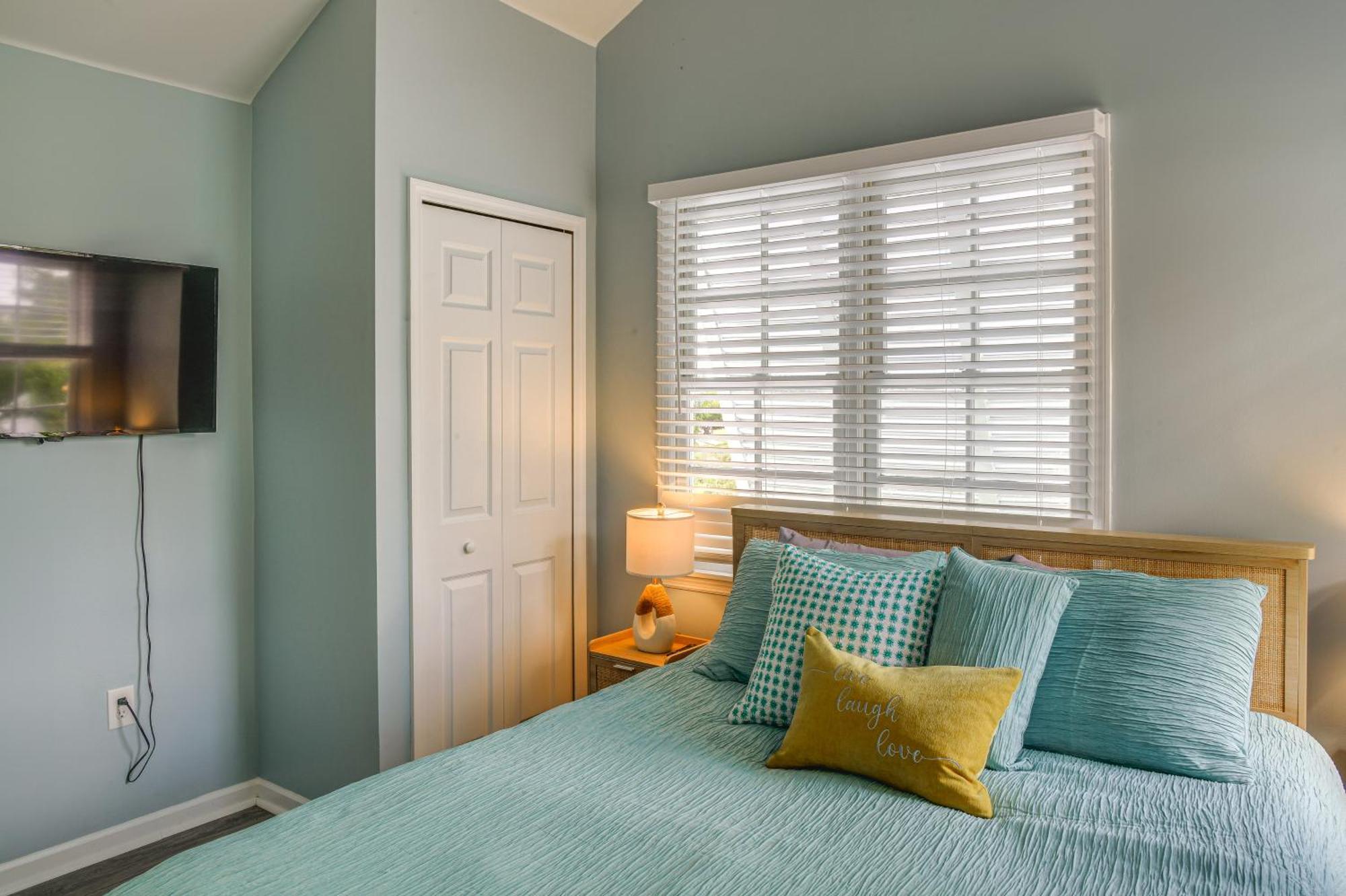 On Golf Course With Patio And Grill! Holiday home Key West