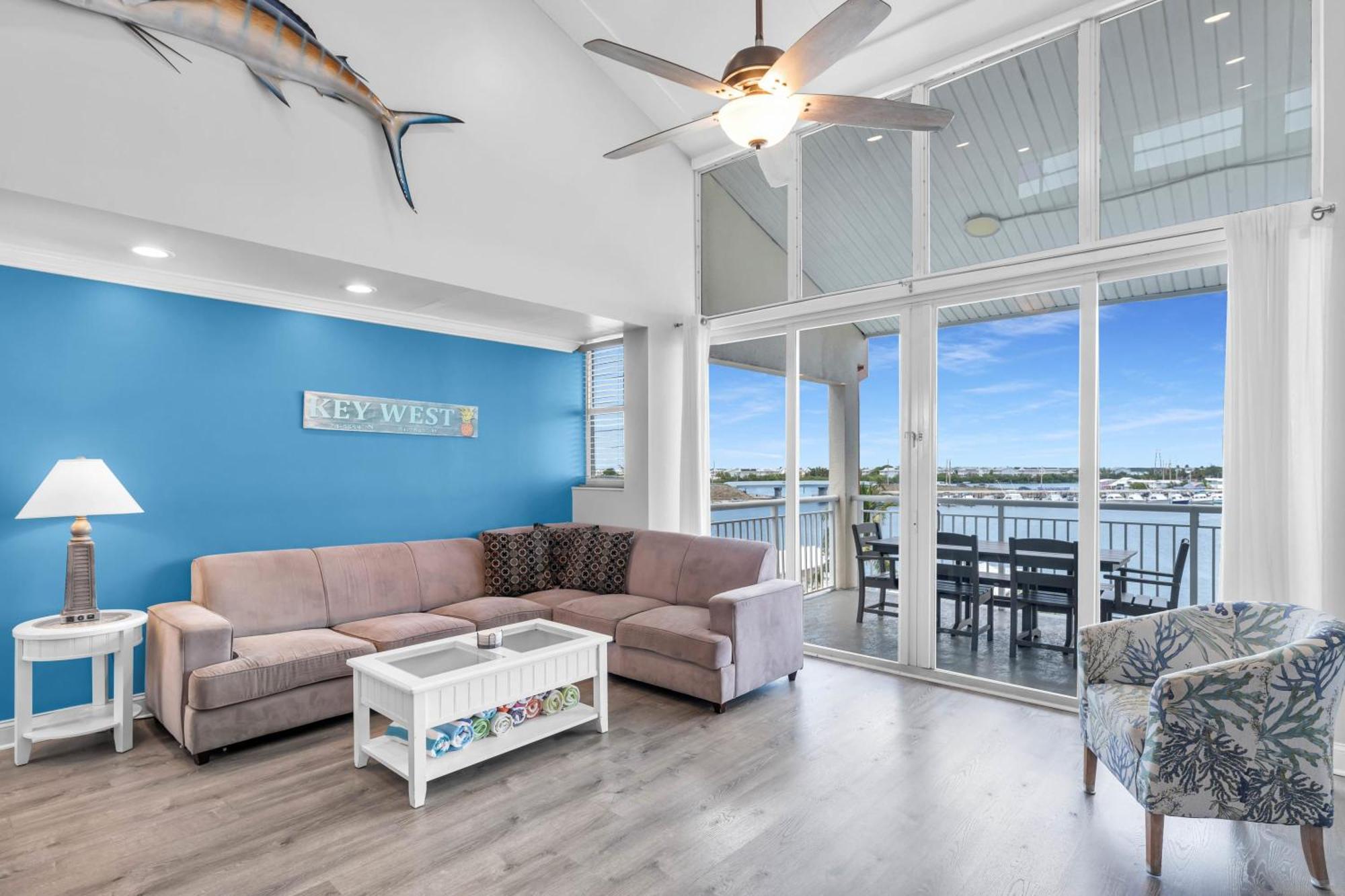 St Croix - Downtown 4x4 Waterfront Penthouse Pool Dock Pet