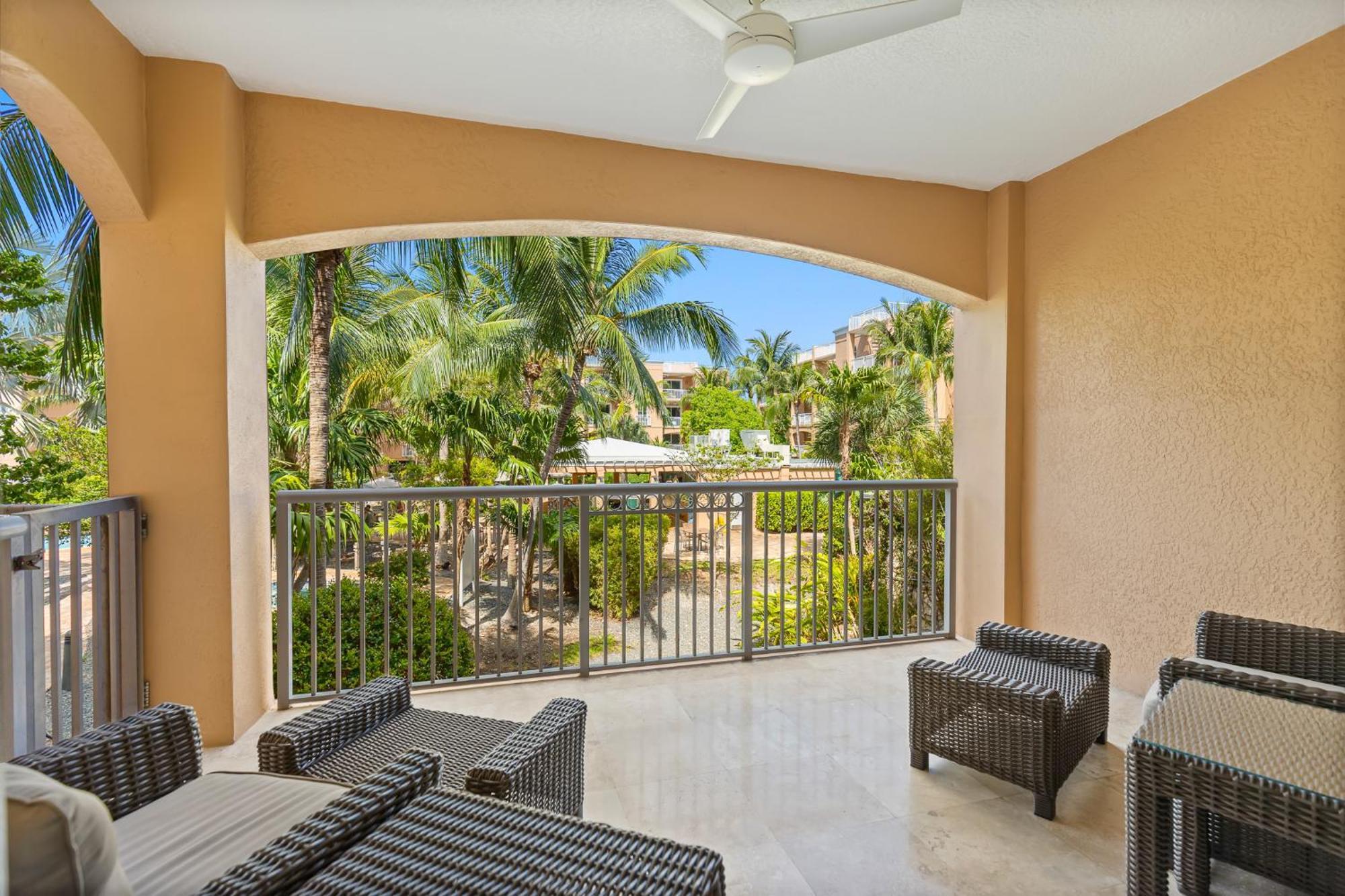 Resort Beachside & Residences 4*