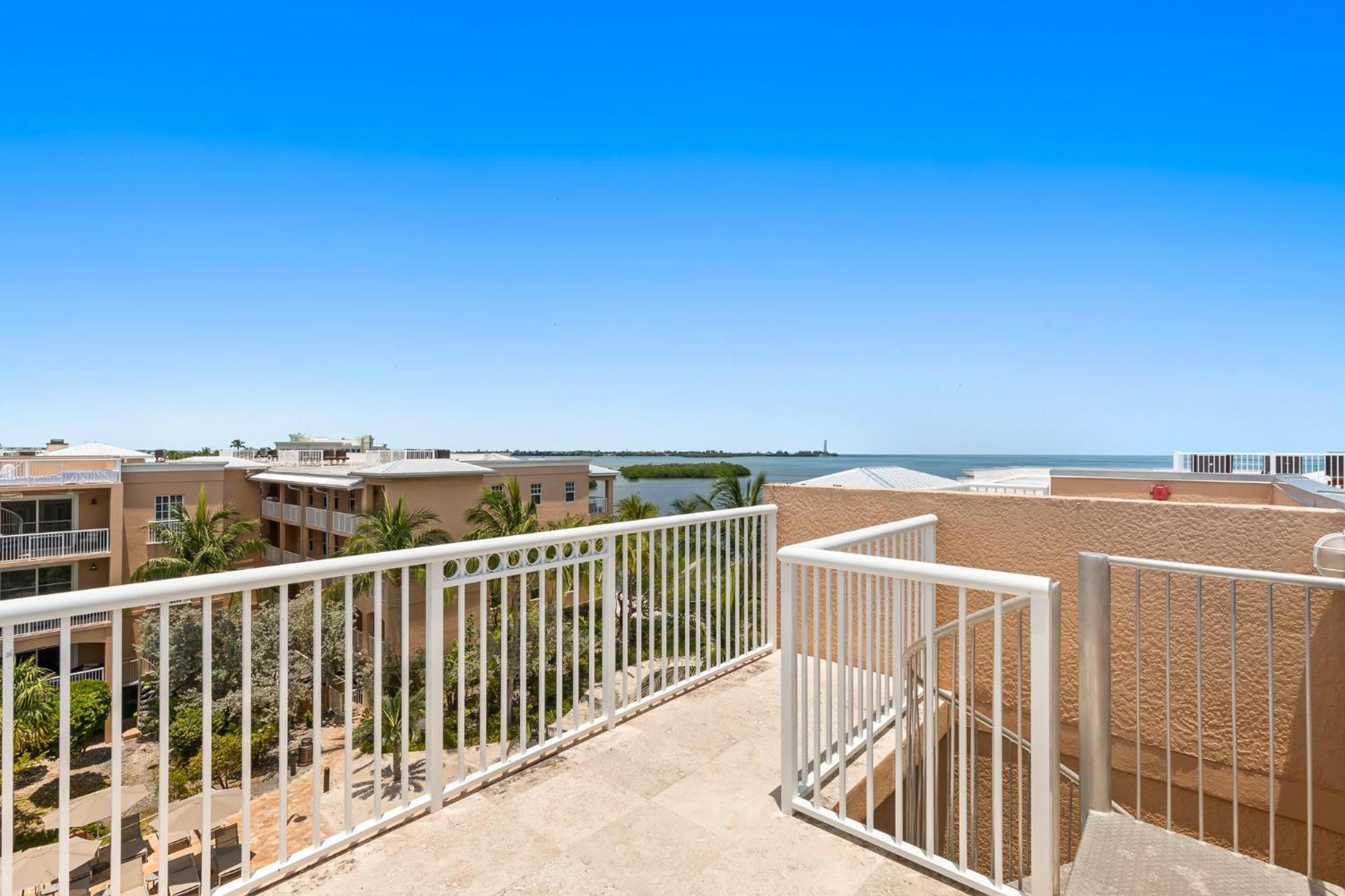 Beachside & Residences Resort