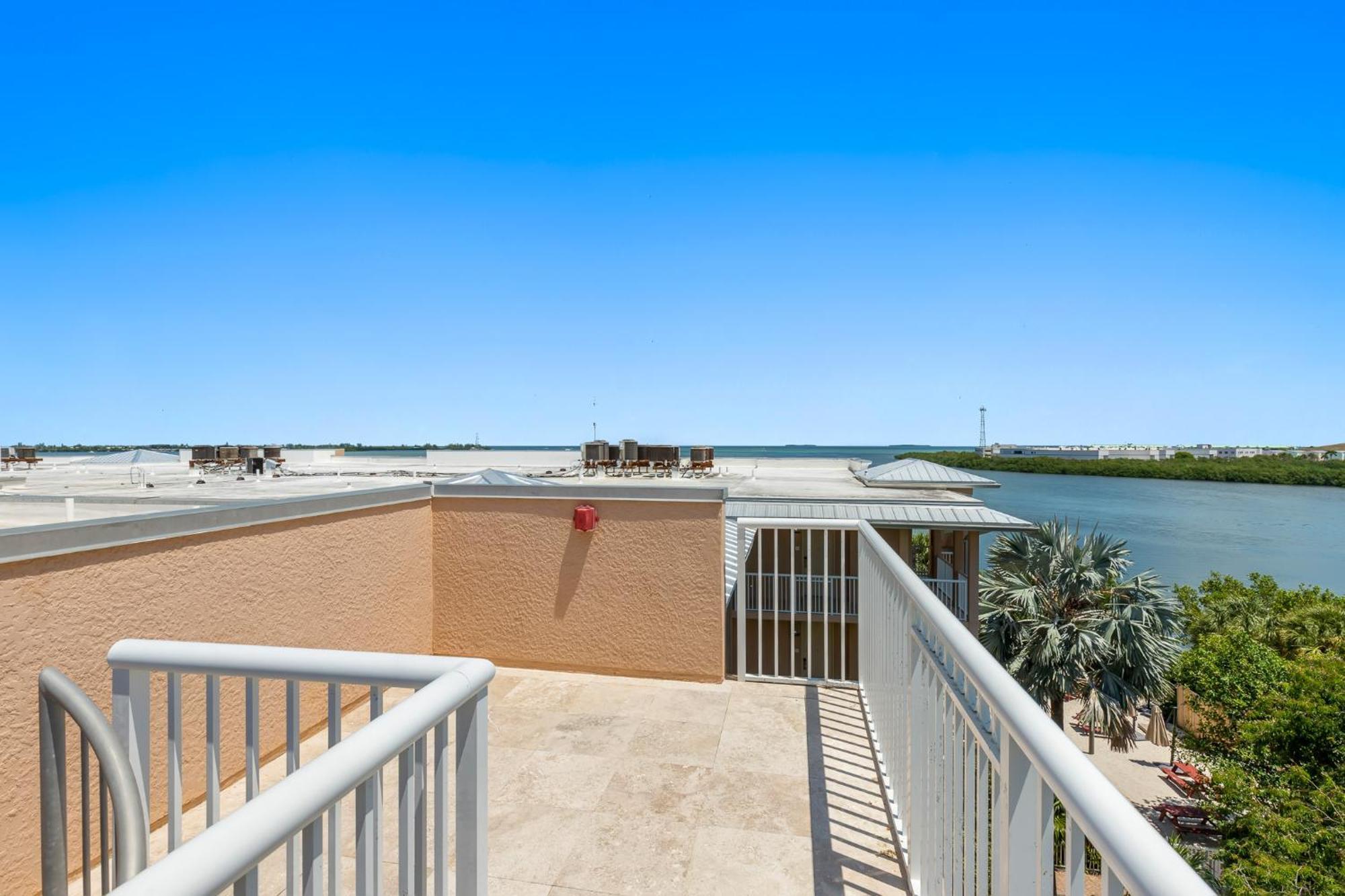 Beachside & Residences Resort Key West