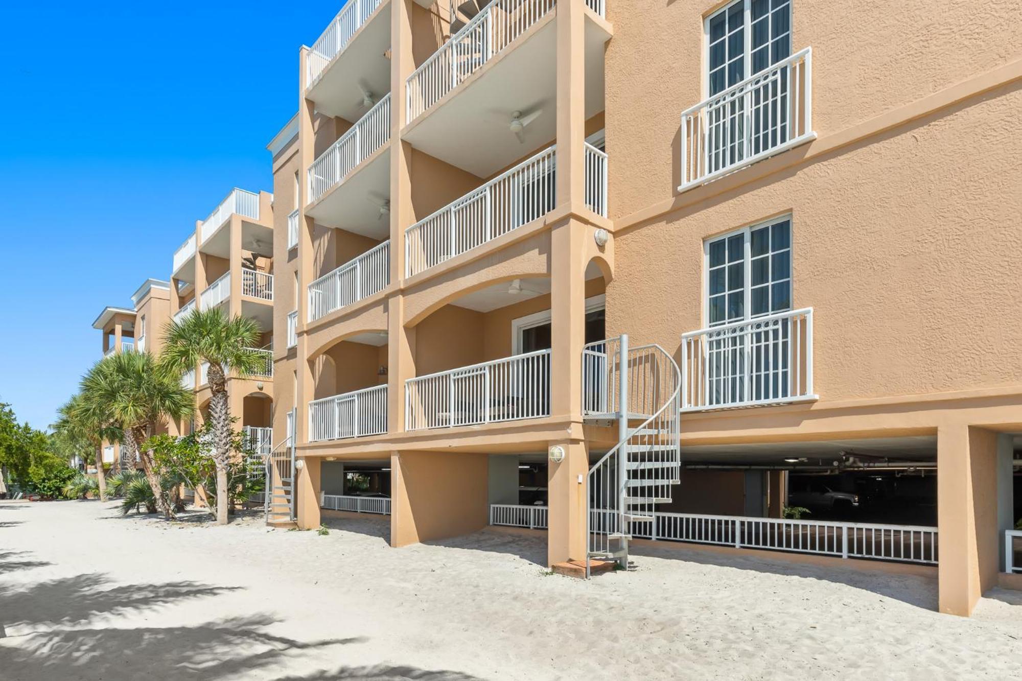 Beachside & Residences 4*