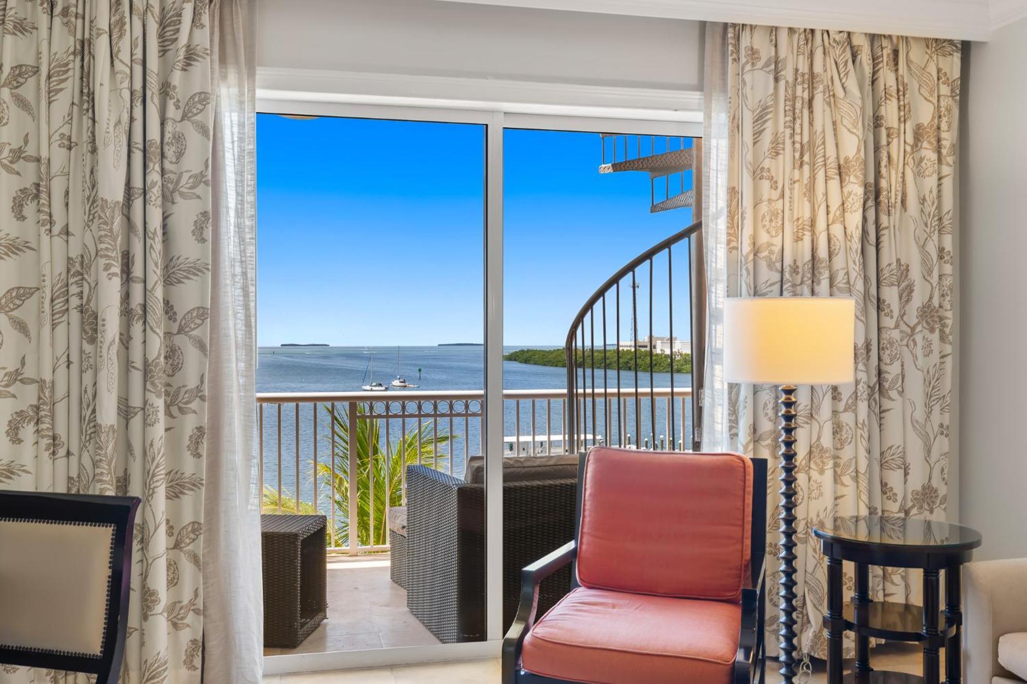 Beachside & Residences Resort 4*