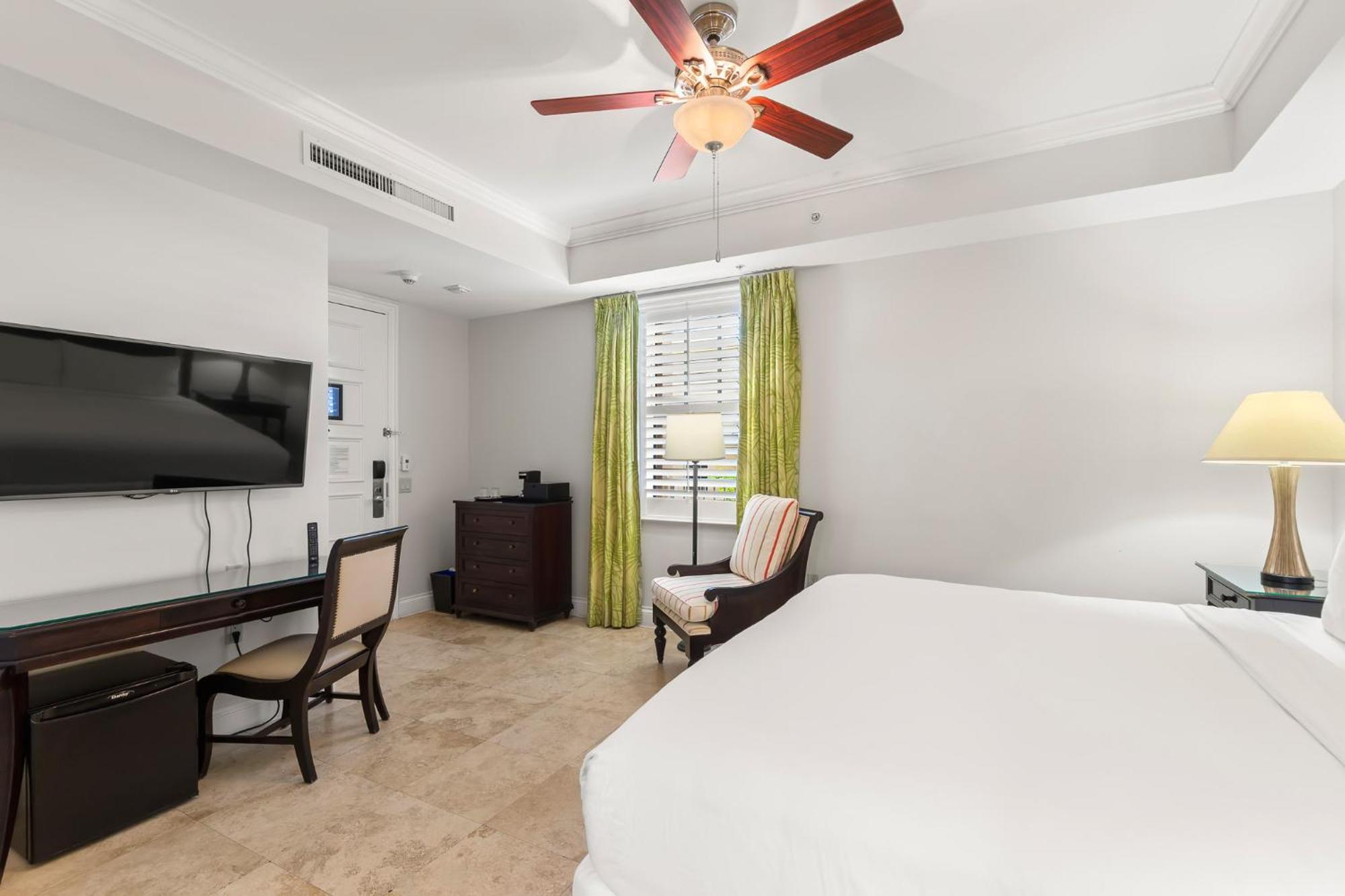 Beachside & Residences Resort 4*