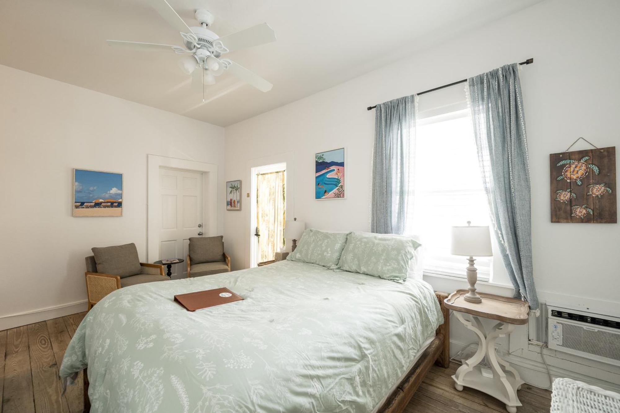 The Speakeasy And Bar Bed & Breakfast