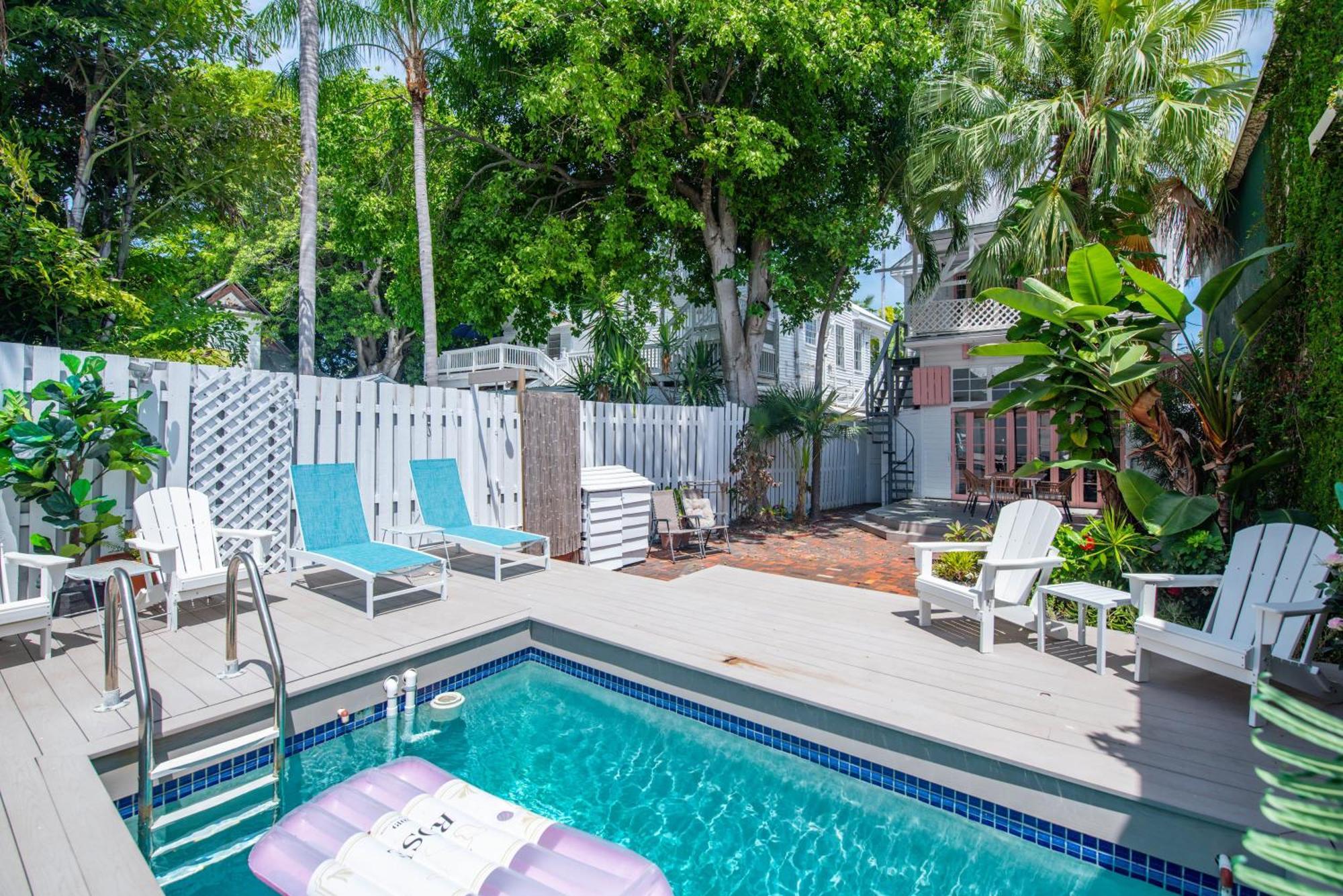 New Rose Retreat - Pool & Parking Holiday home Key West