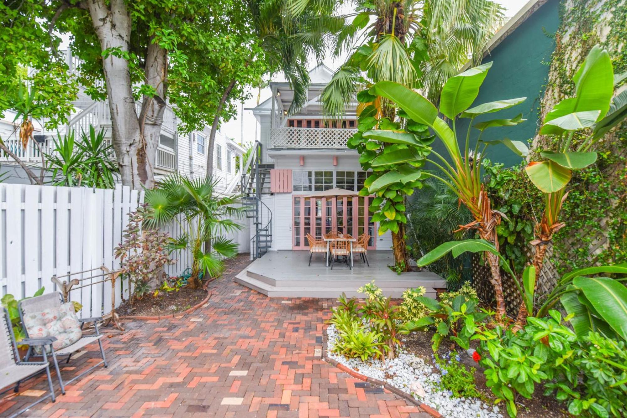 Apartment New Coastal Rose - Bright Loft With High Ceilings