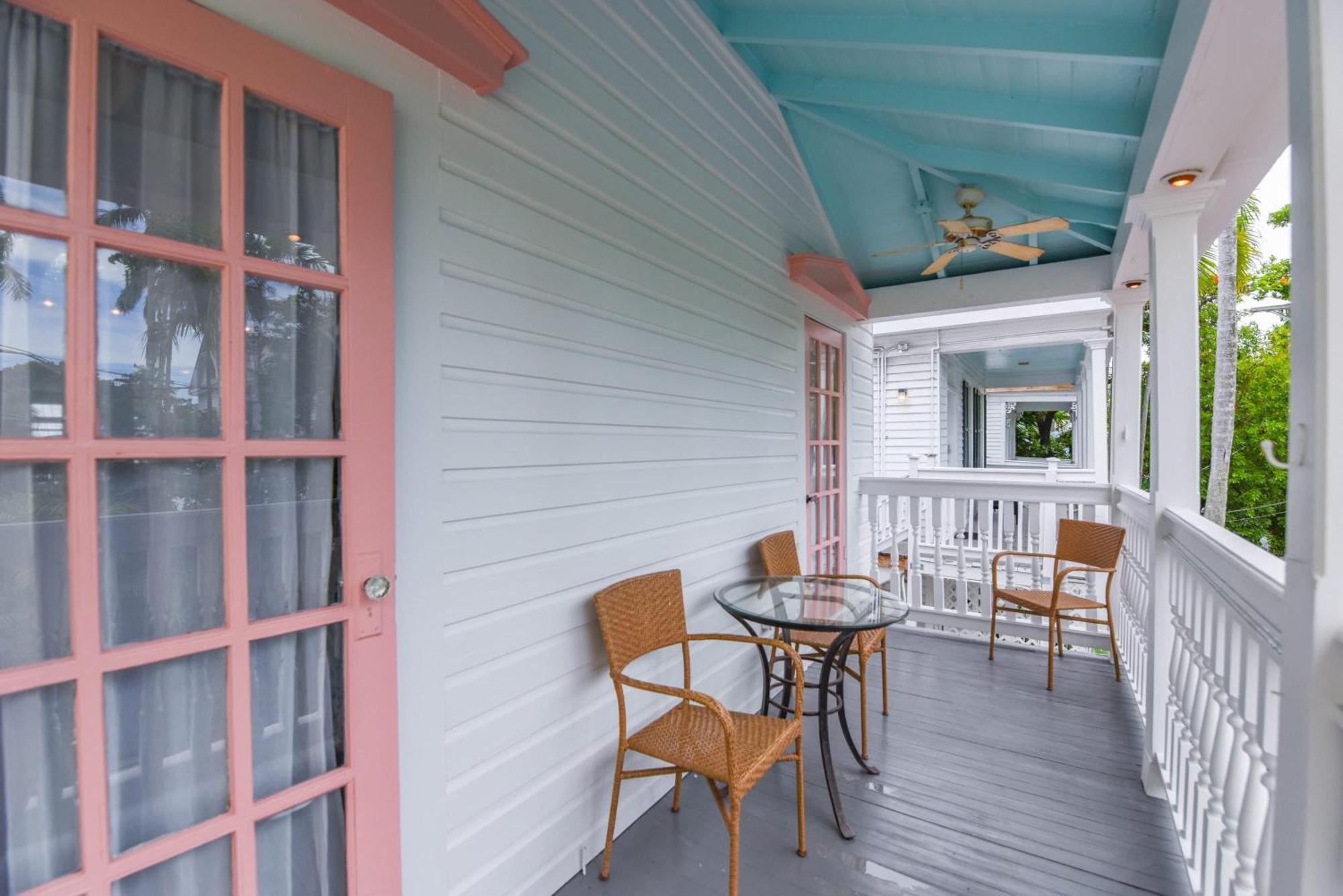 Apartment New Coastal Rose - Bright Loft With High Ceilings *