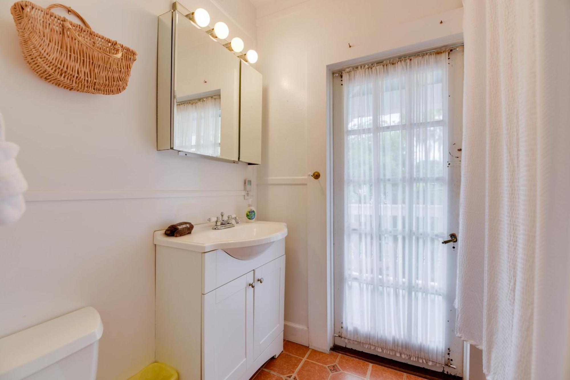 New Rose Retreat - Pool & Parking Holiday home