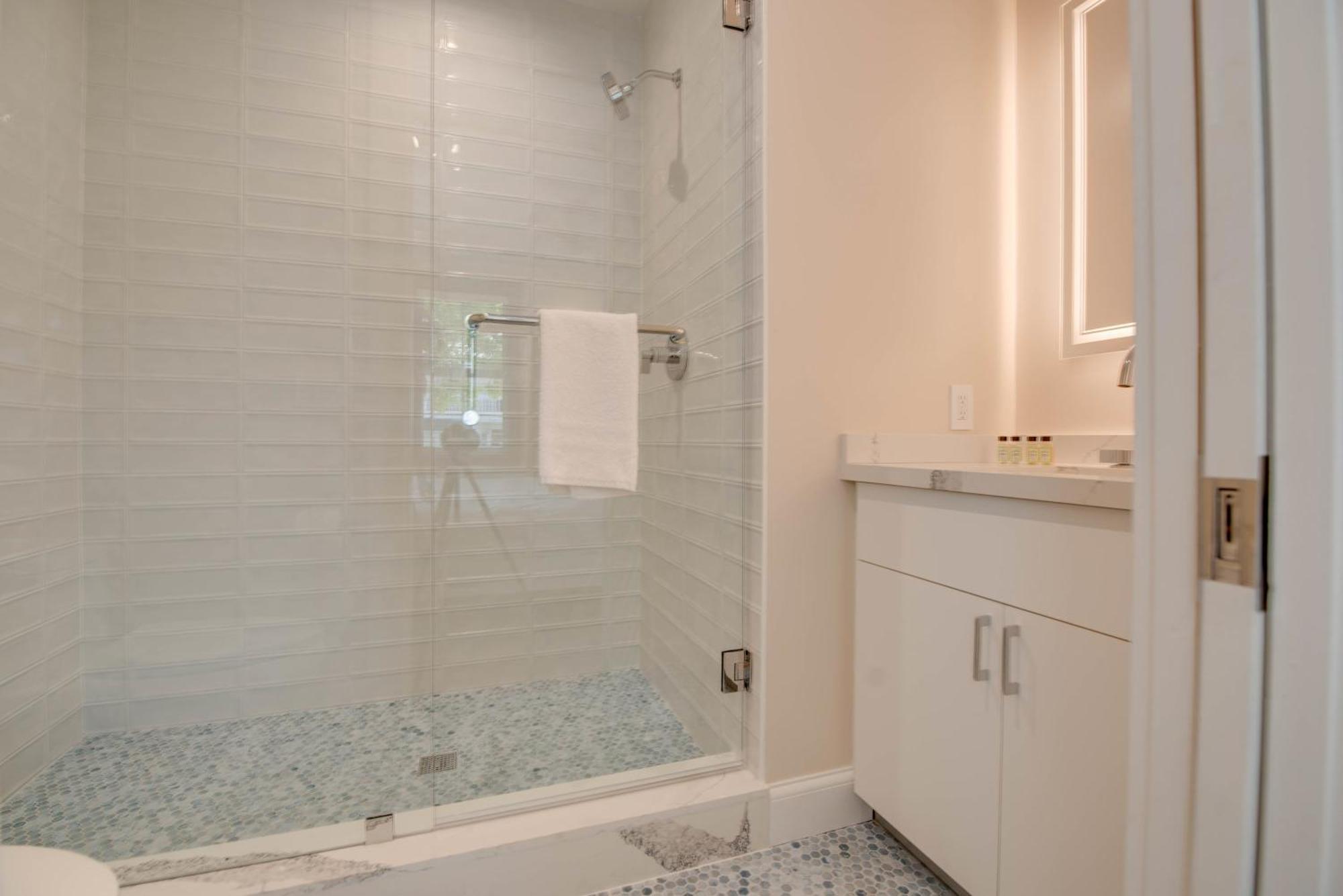 Rigby House - Brand New With Private Pool *