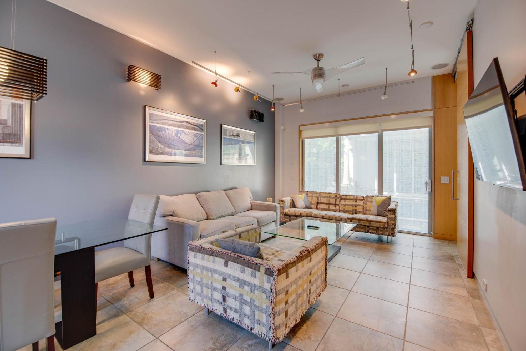 Contra House -luxury With Pool Holiday home