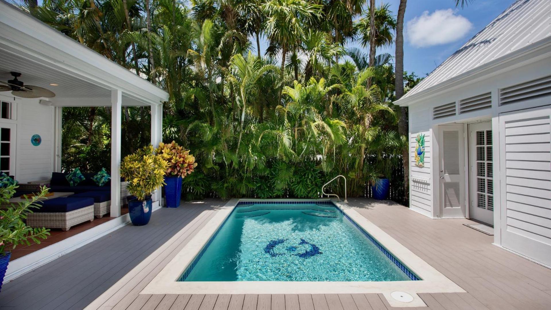 Elegant Escape By Last Key Realty Holiday home *
