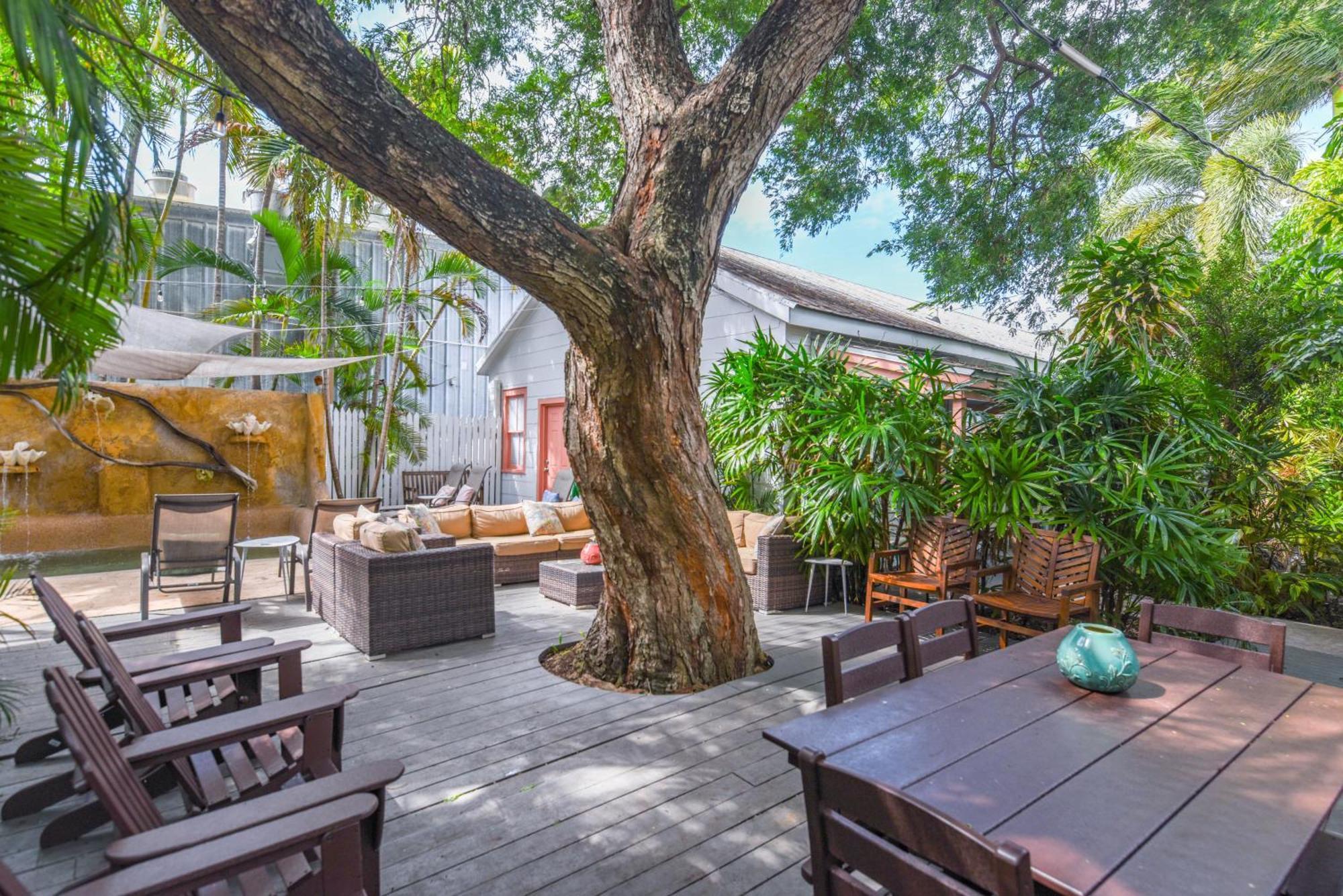African Queen - Harbor Walk Hideaways *