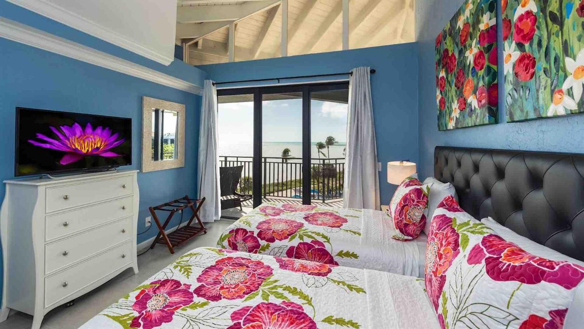 Neptunes Penthouse By Last Key Realty *