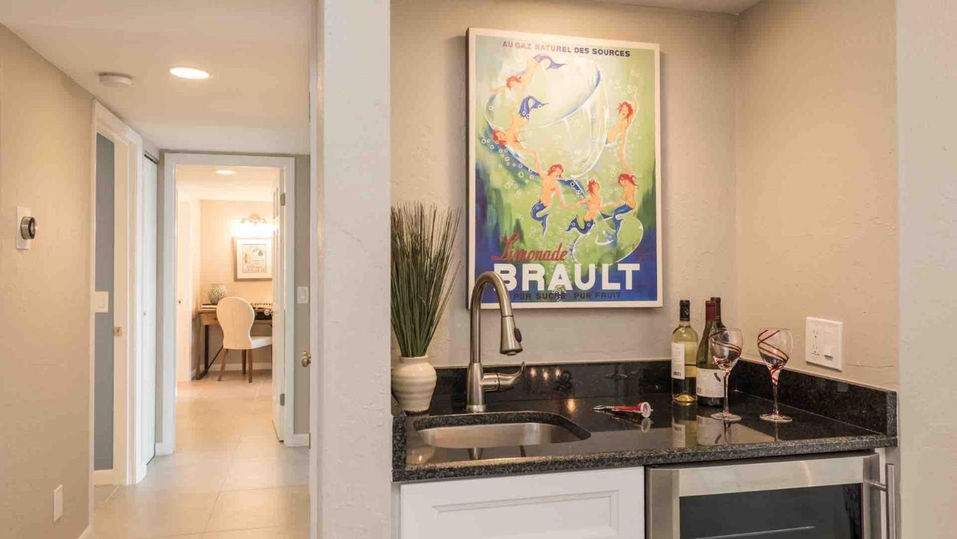 Apartment Neptunes Penthouse By Last Key Realty *