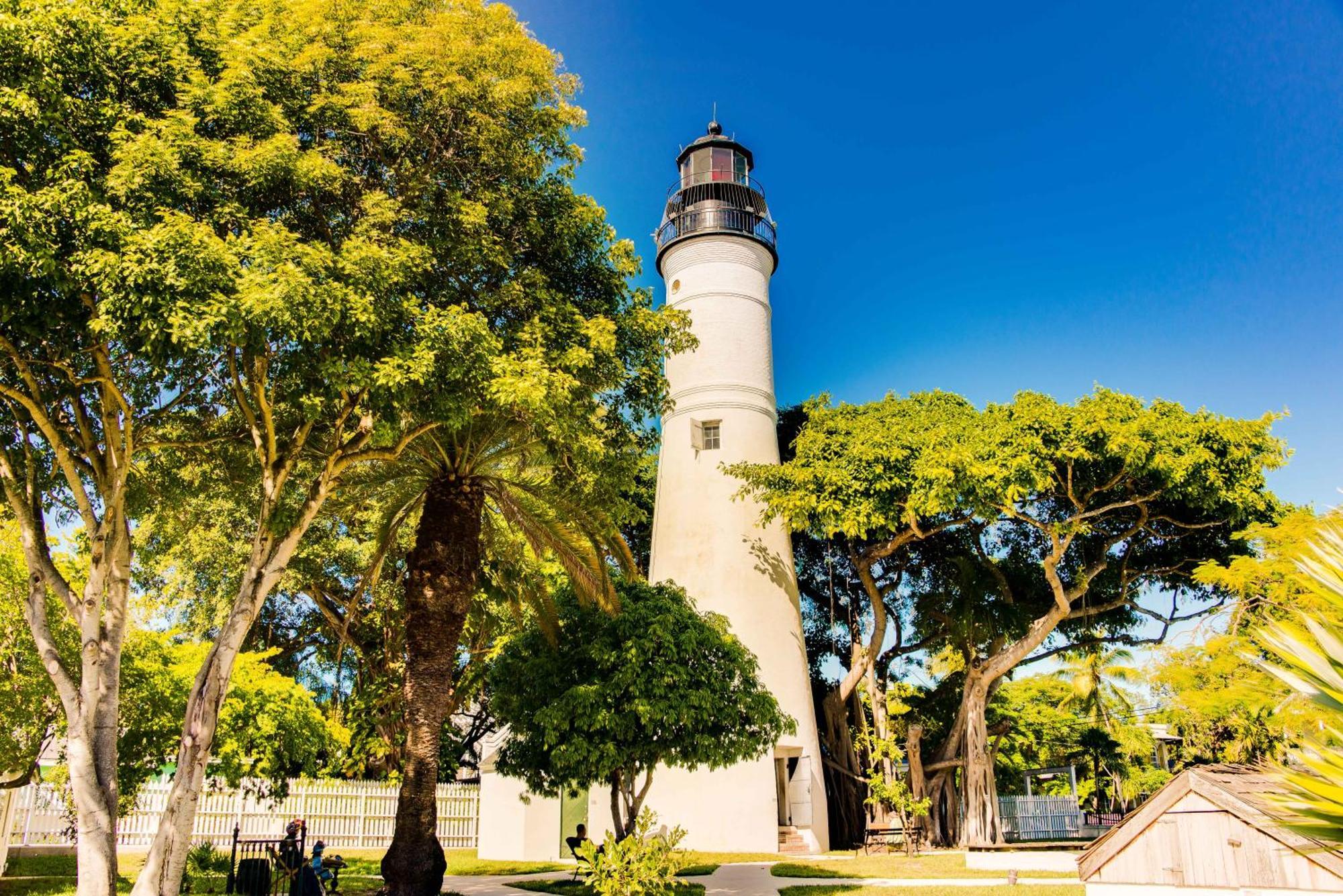 The Poetic Pineapple By Last Key Realty * Key West