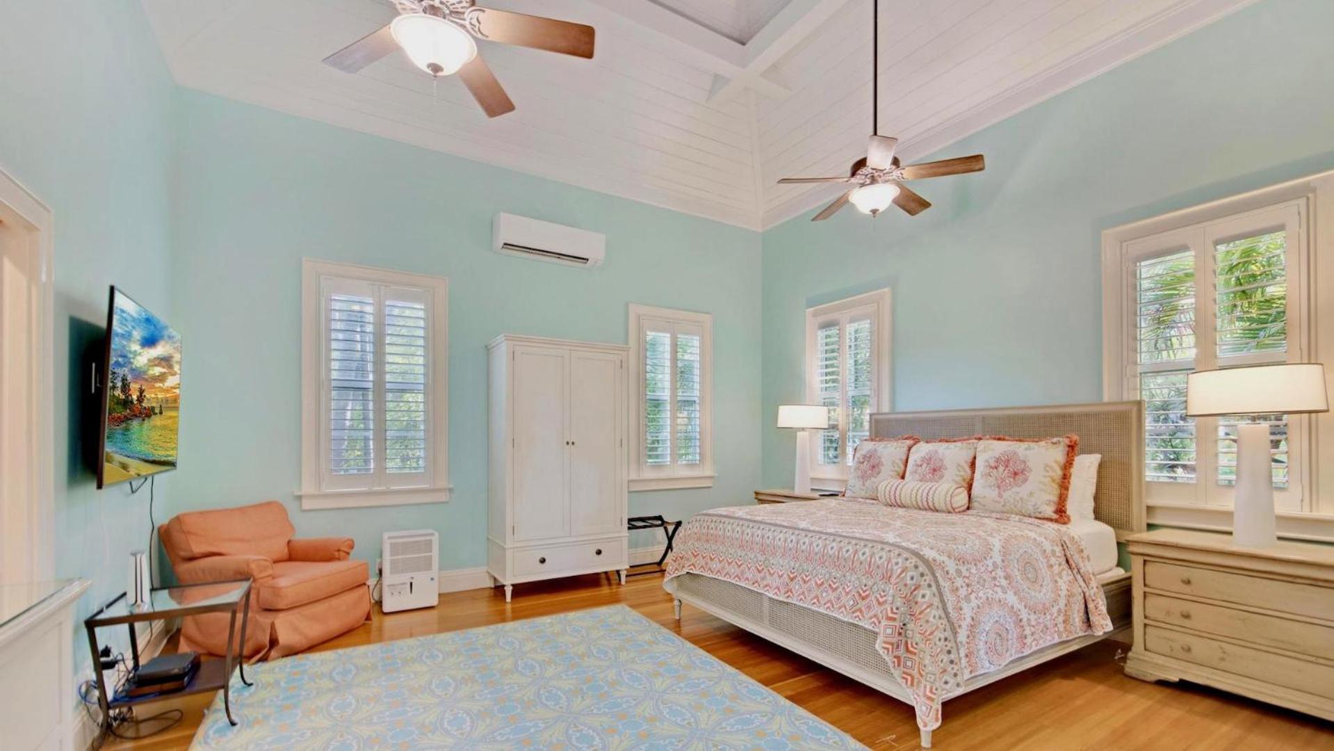 The Royal Compound By Last Key Realty * Key West