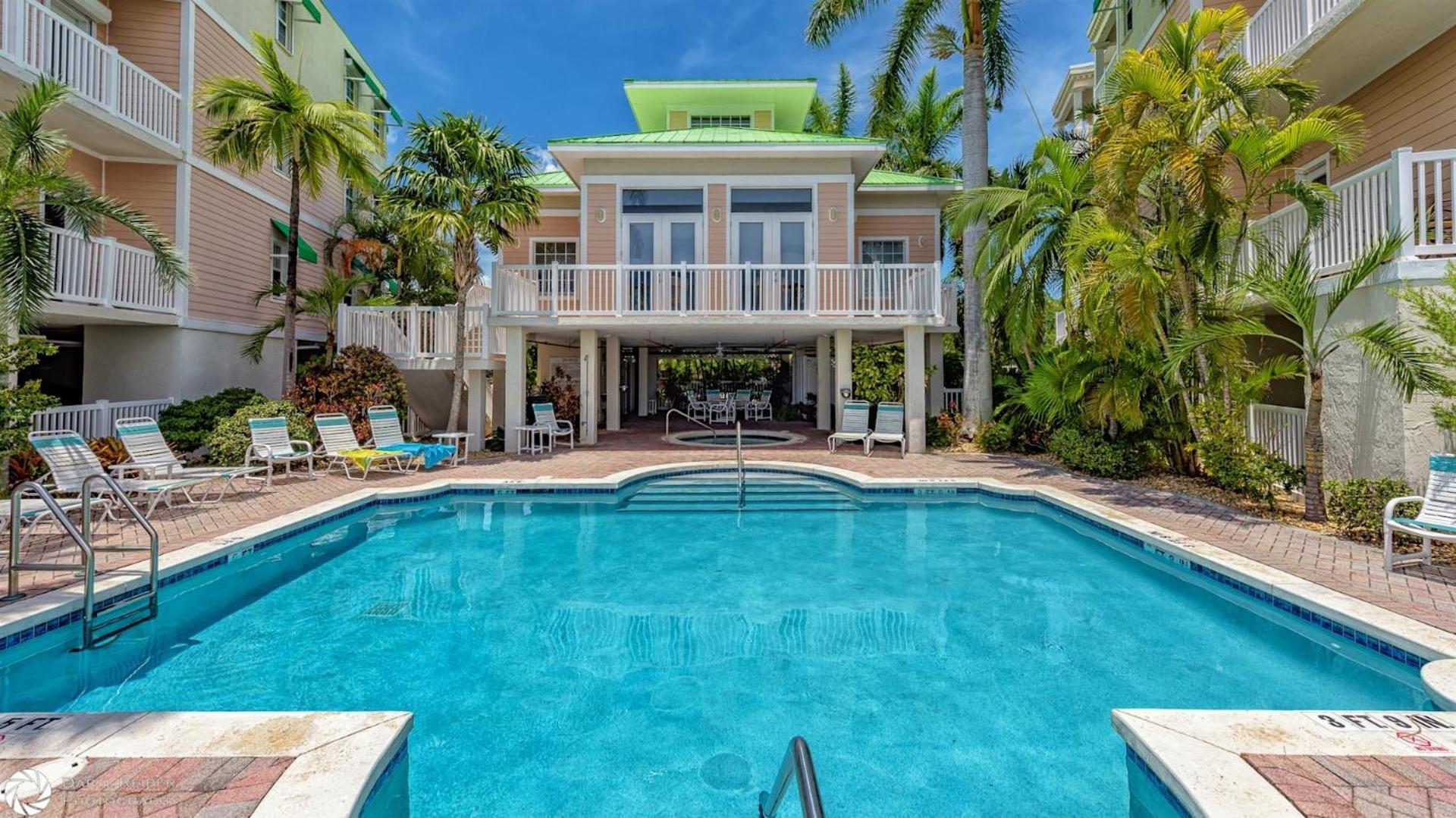 Sundrenched Reflections By Last Key Realty Apartment Key West