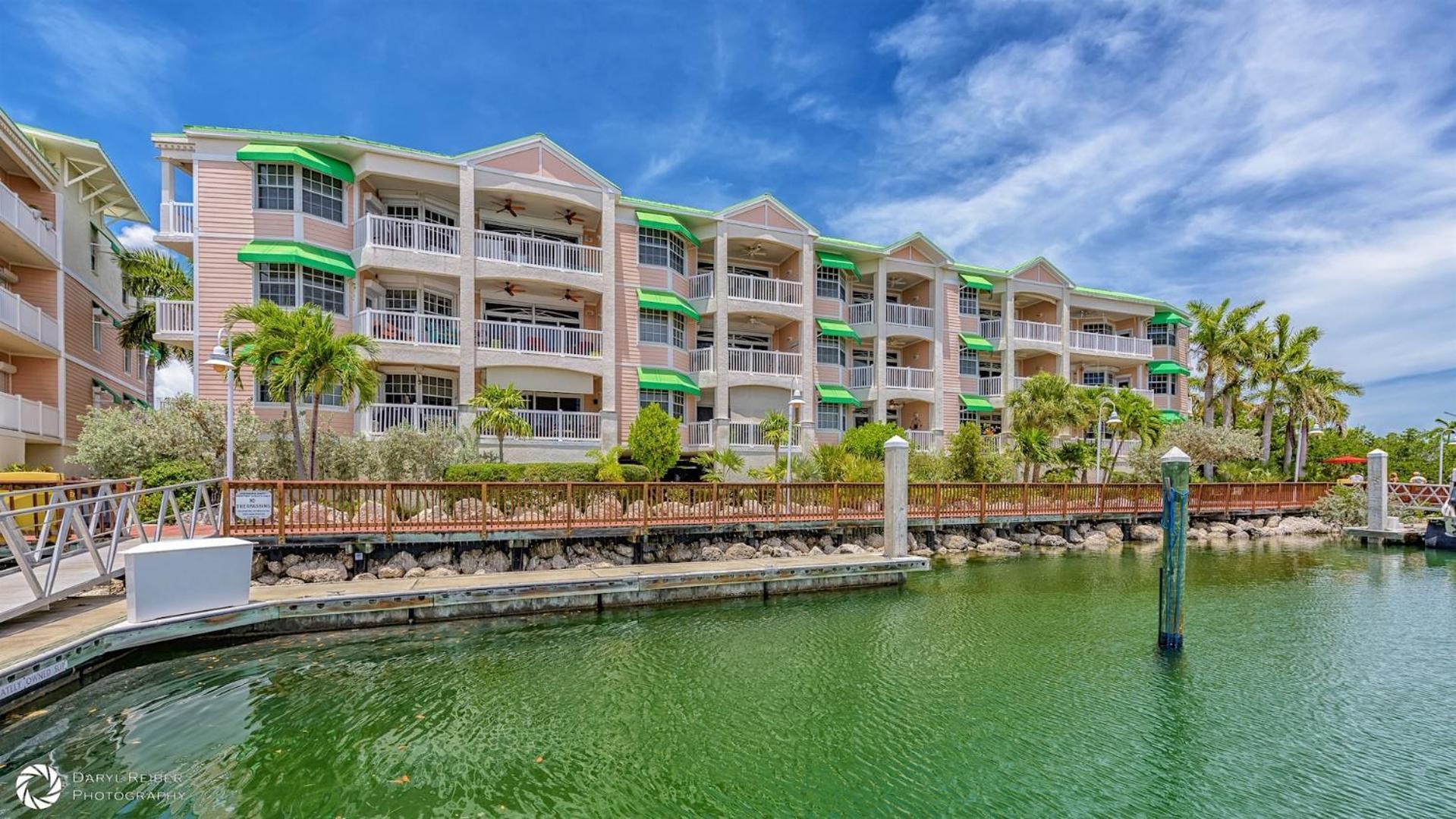 Sundrenched Reflections By Last Key Realty Apartment