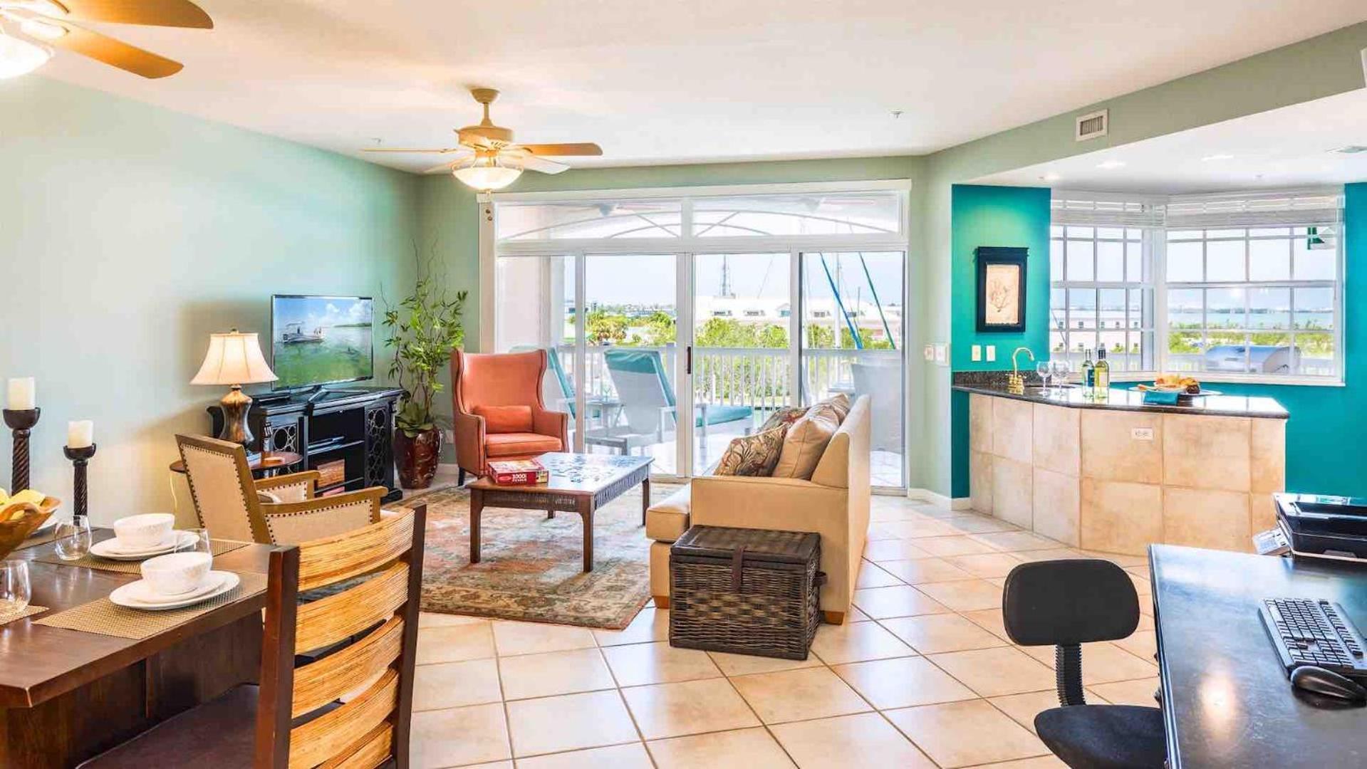 Sunset Dreams By Last Key Realty Apartment