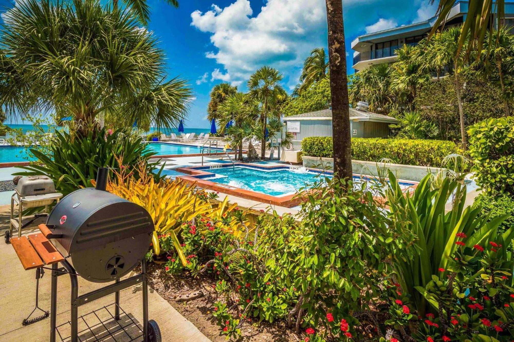 Atlantic Paradise By Avantstay Great Location W Balcony Outdoor Dining Shared Pool Hot Tub Key West
