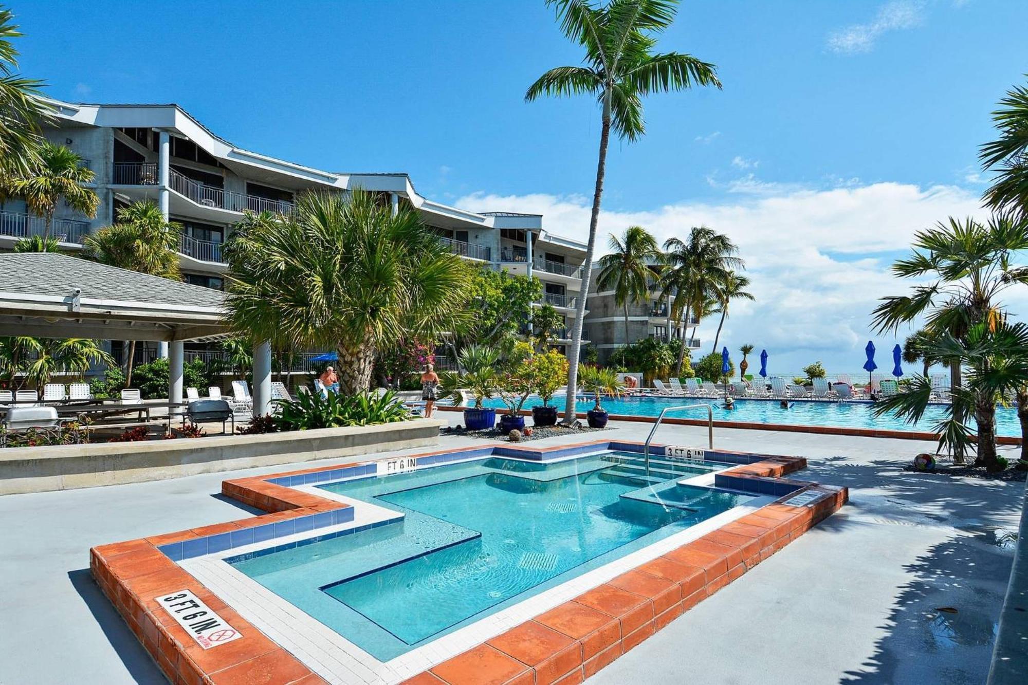 Holiday home Atlantic Paradise By Avantstay Great Location W Balcony Outdoor Dining Shared Pool Hot Tub Key West