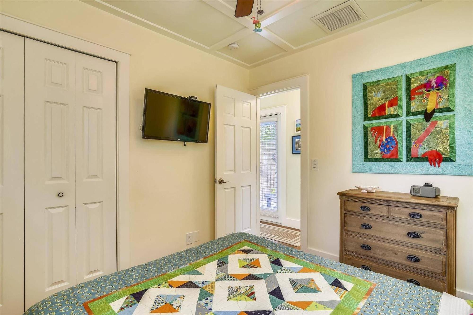 Paradise Palms: Beachside Getaway With Outdoor Living *
