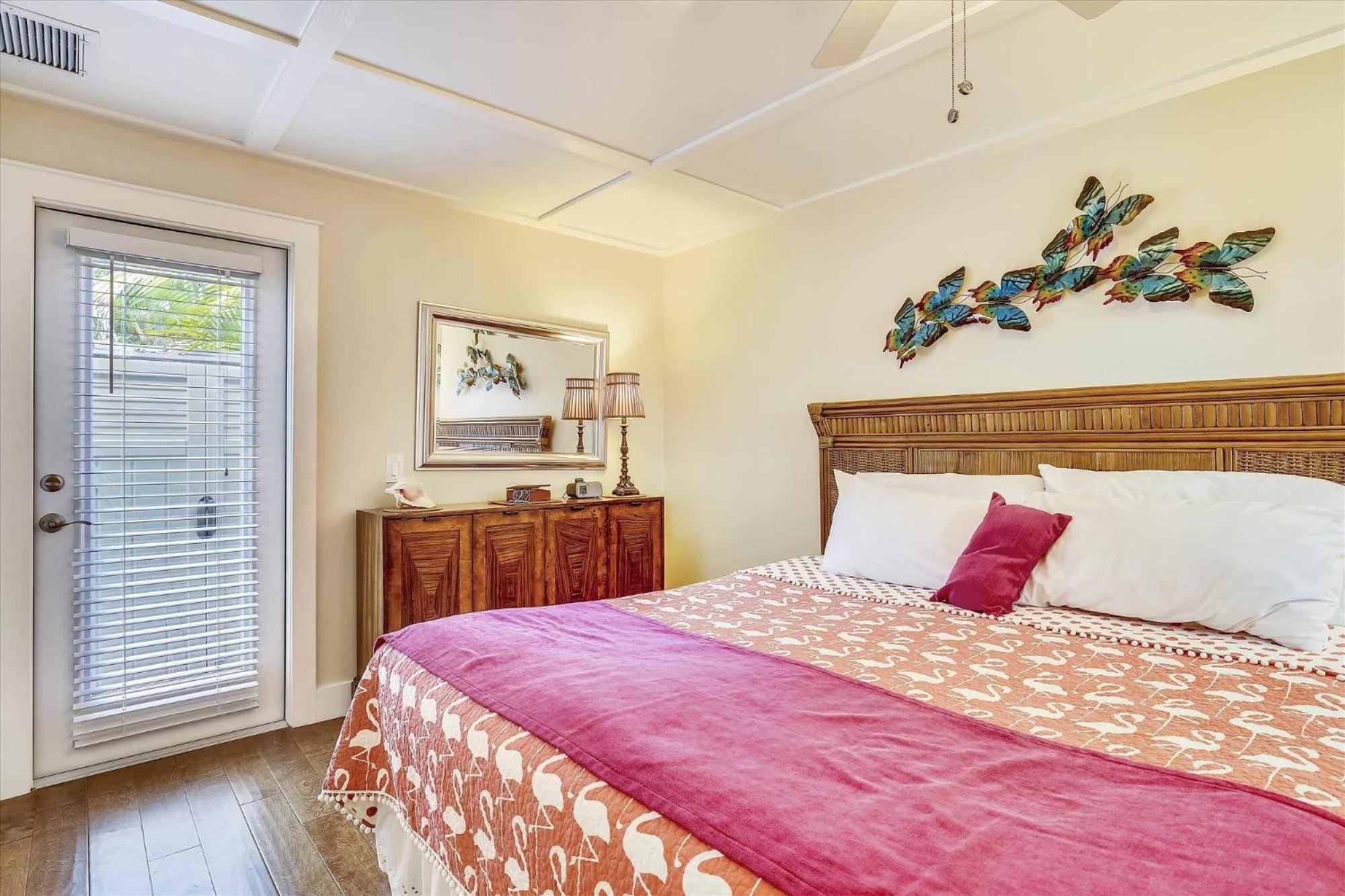 Paradise Palms: Beachside Getaway With Outdoor Living Holiday home *