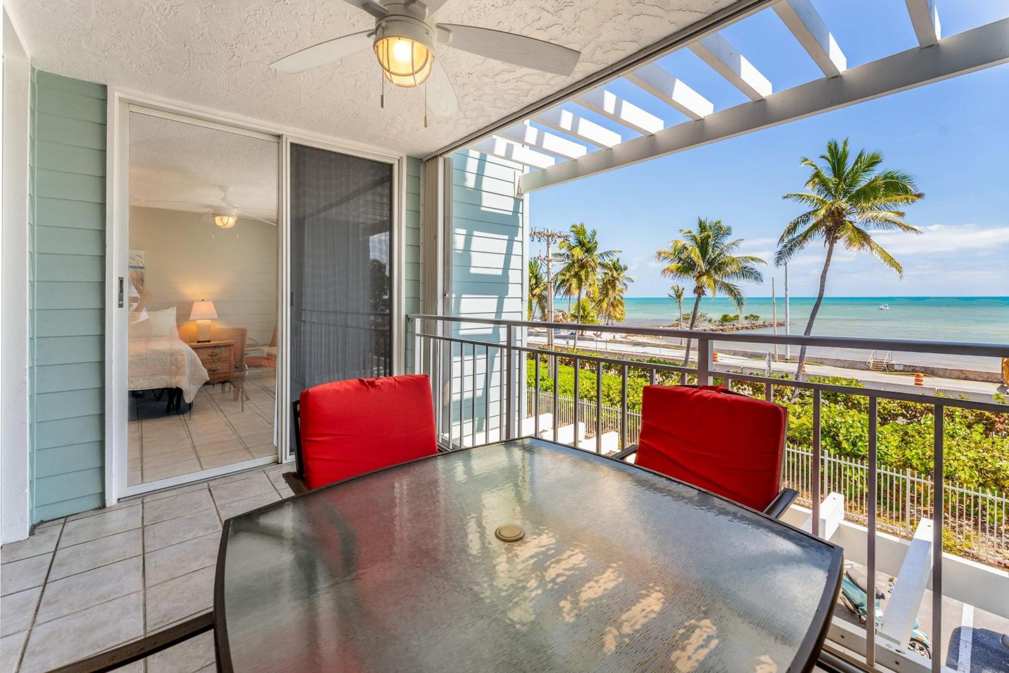 Brisa Del Mar By Avantstay Communal Pool Gated Community Ocean Front Holiday home Key West