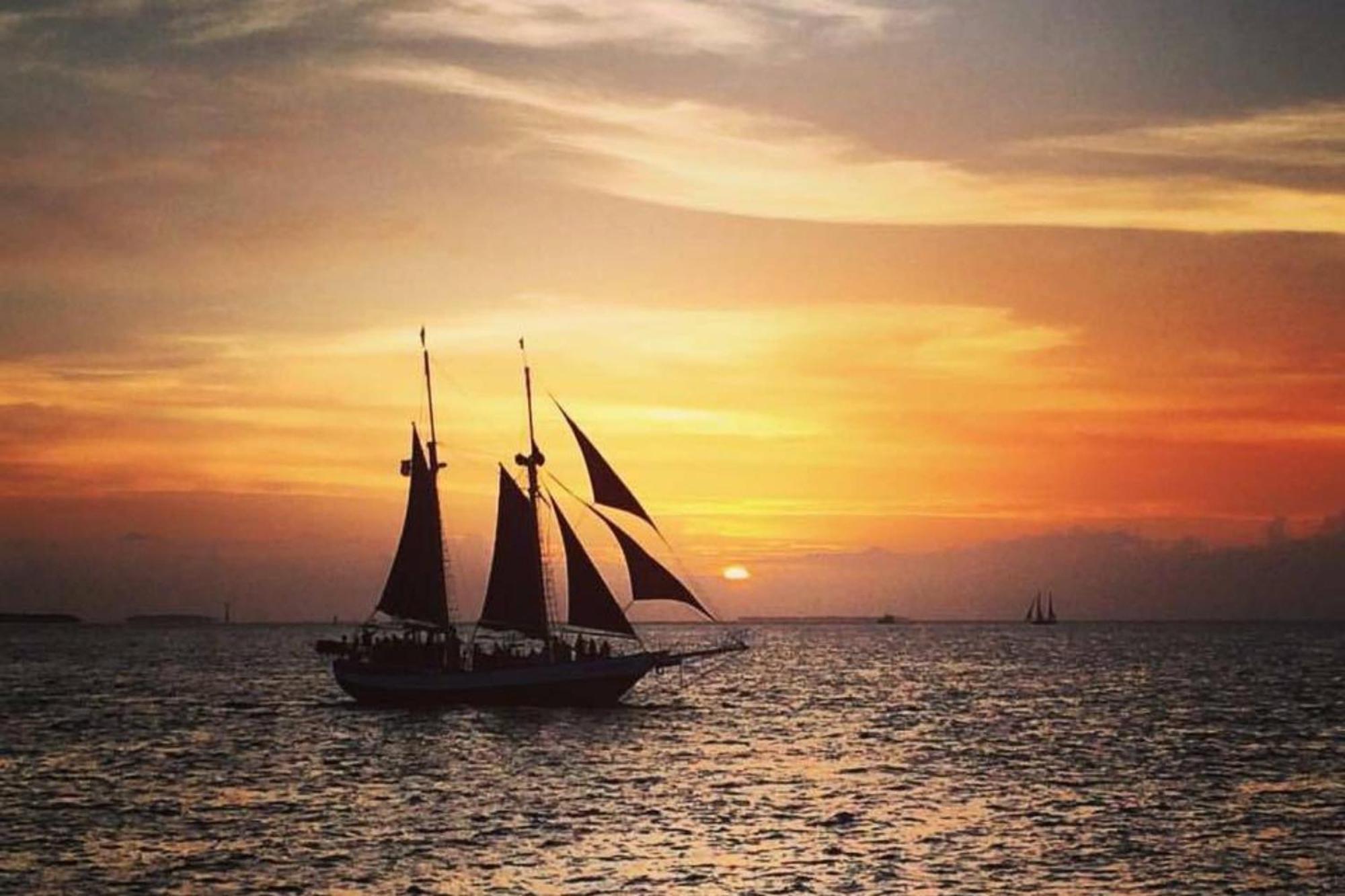 Sundown Refuge By Avantstay Great Location W Patio Outdoor Dining Bbq Shared Pool Week Long Key West