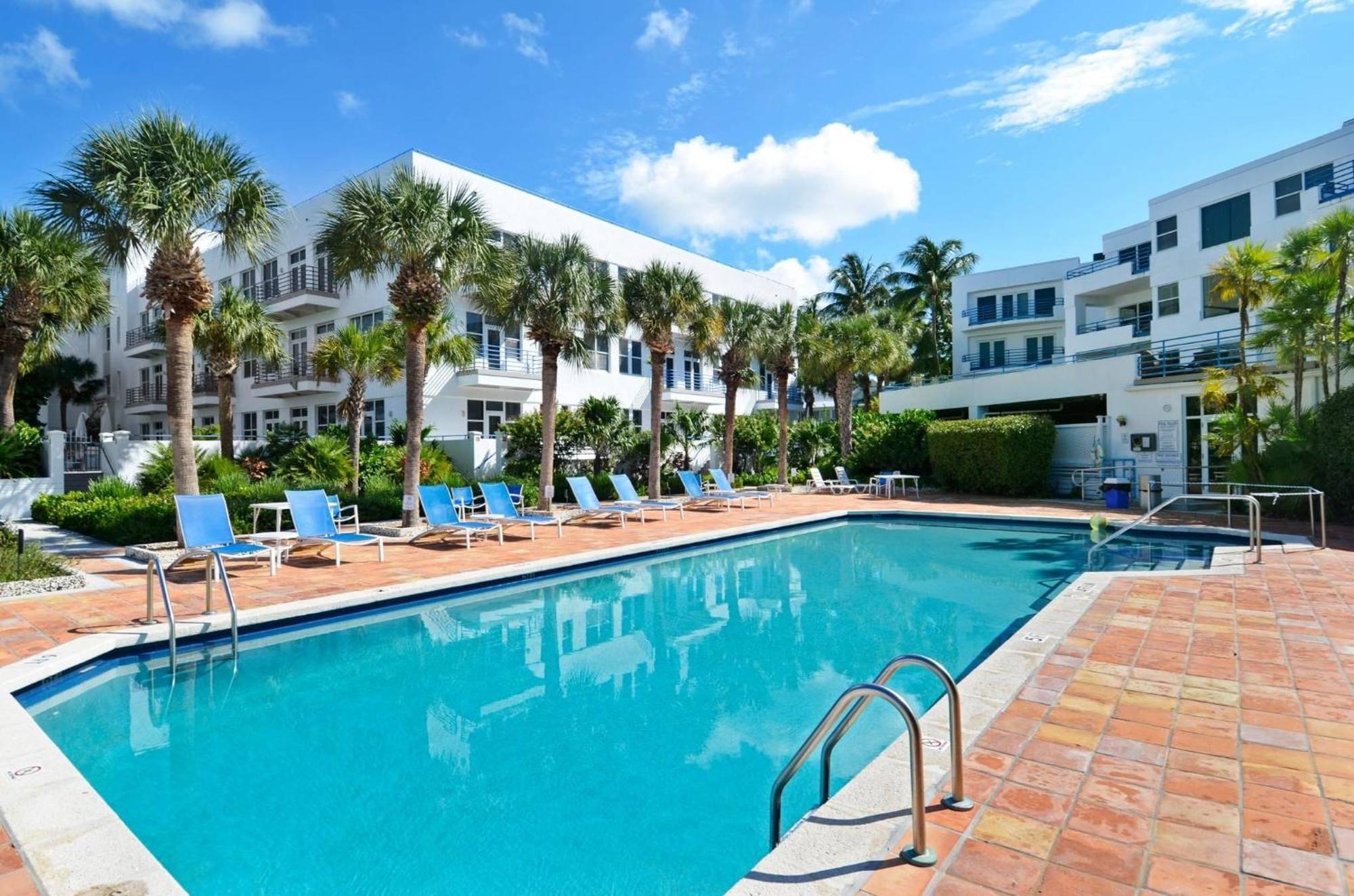 Sundown Refuge By Avantstay Great Location W Patio Outdoor Dining Bbq Shared Pool Week Long Holiday home Key West