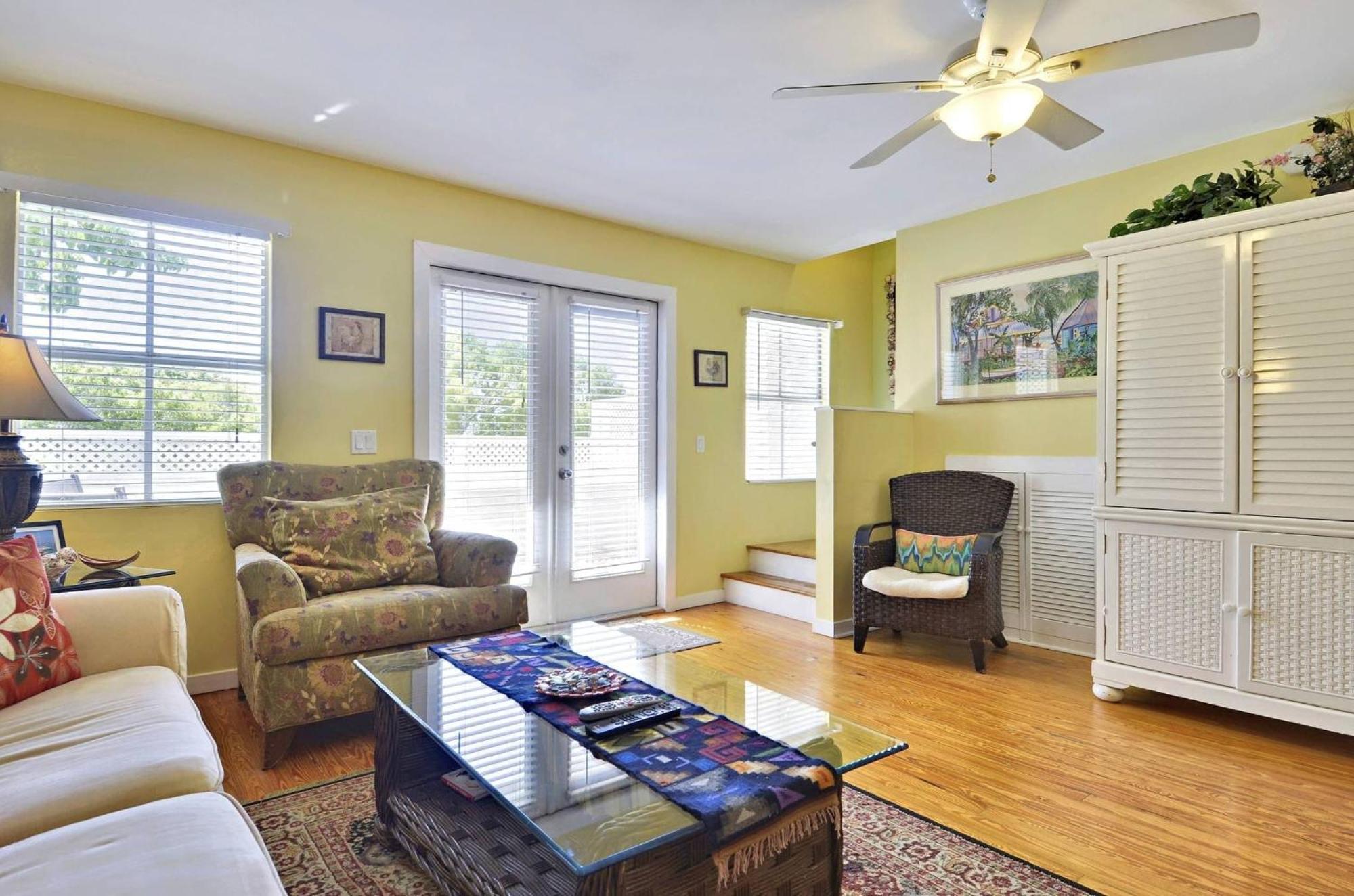Holiday home Duval Breeze By Avantstay Great Location Close To Nightlife Shared Pool Week Long *