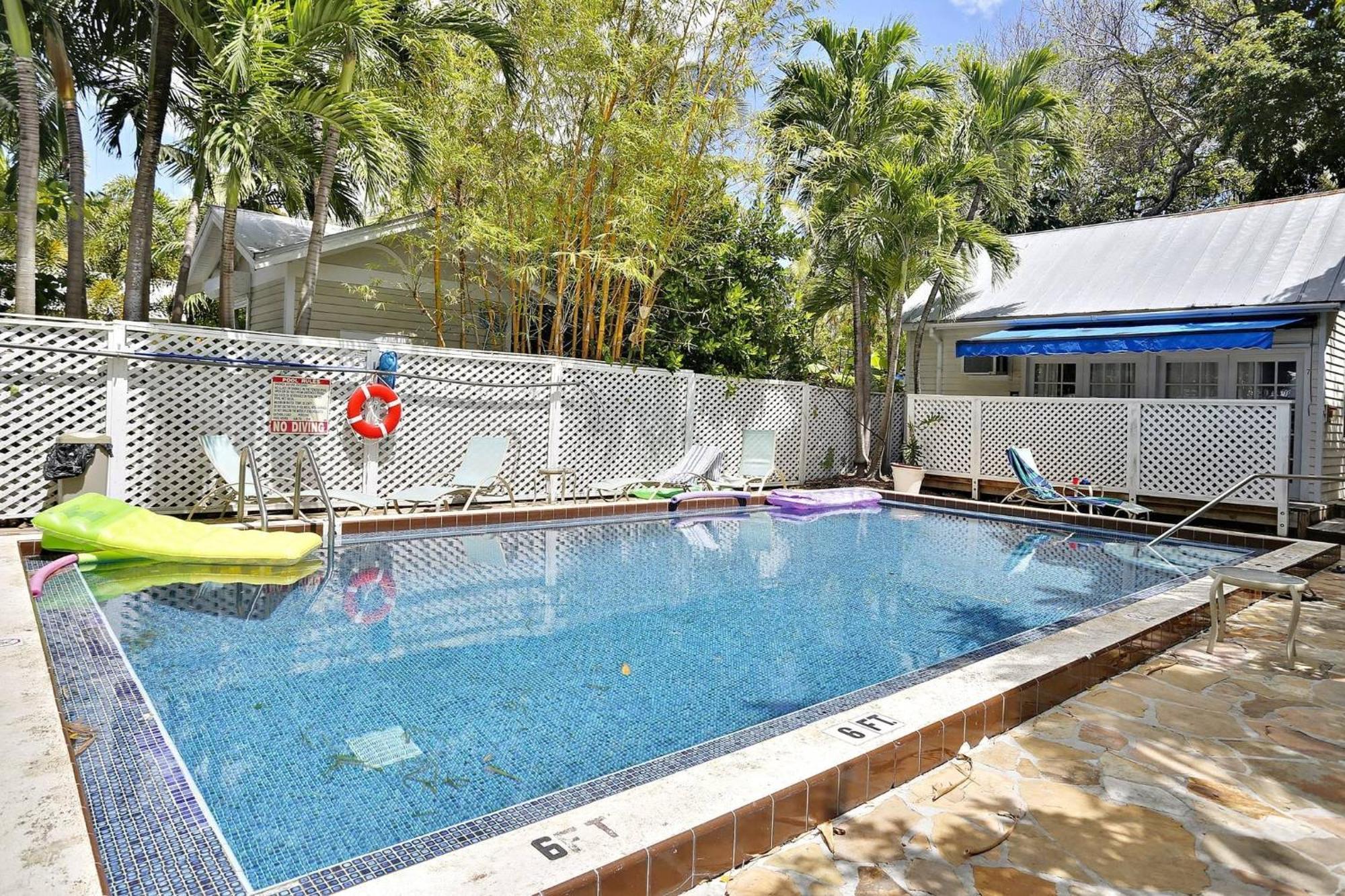 Ibis By Avantstay Close To Duval Street W Shared Pool Month Long Only