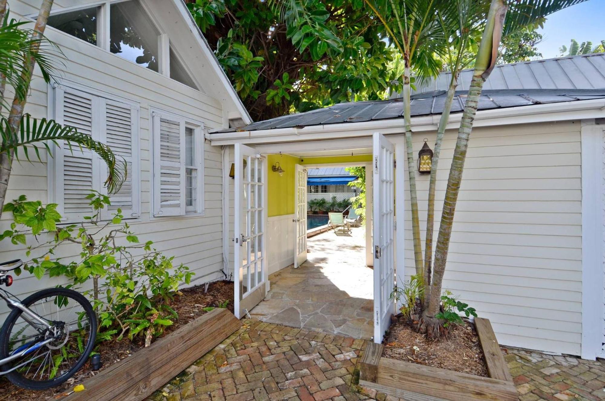 Ibis By Avantstay Close To Duval Street W Shared Pool Month Long Only Holiday home *