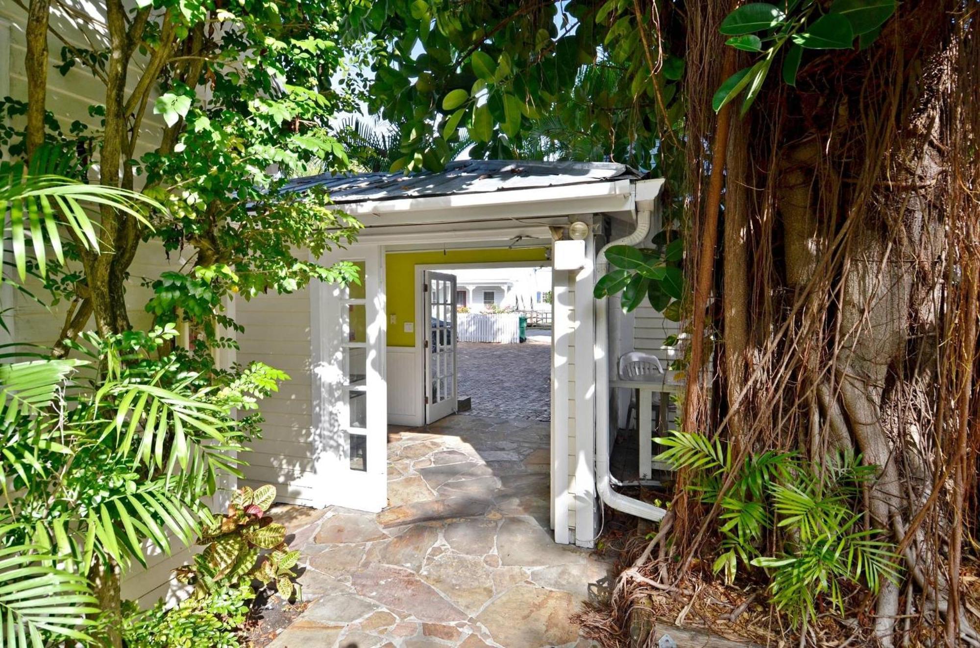 Ibis By Avantstay Close To Duval Street W Shared Pool Month Long Only * Key West