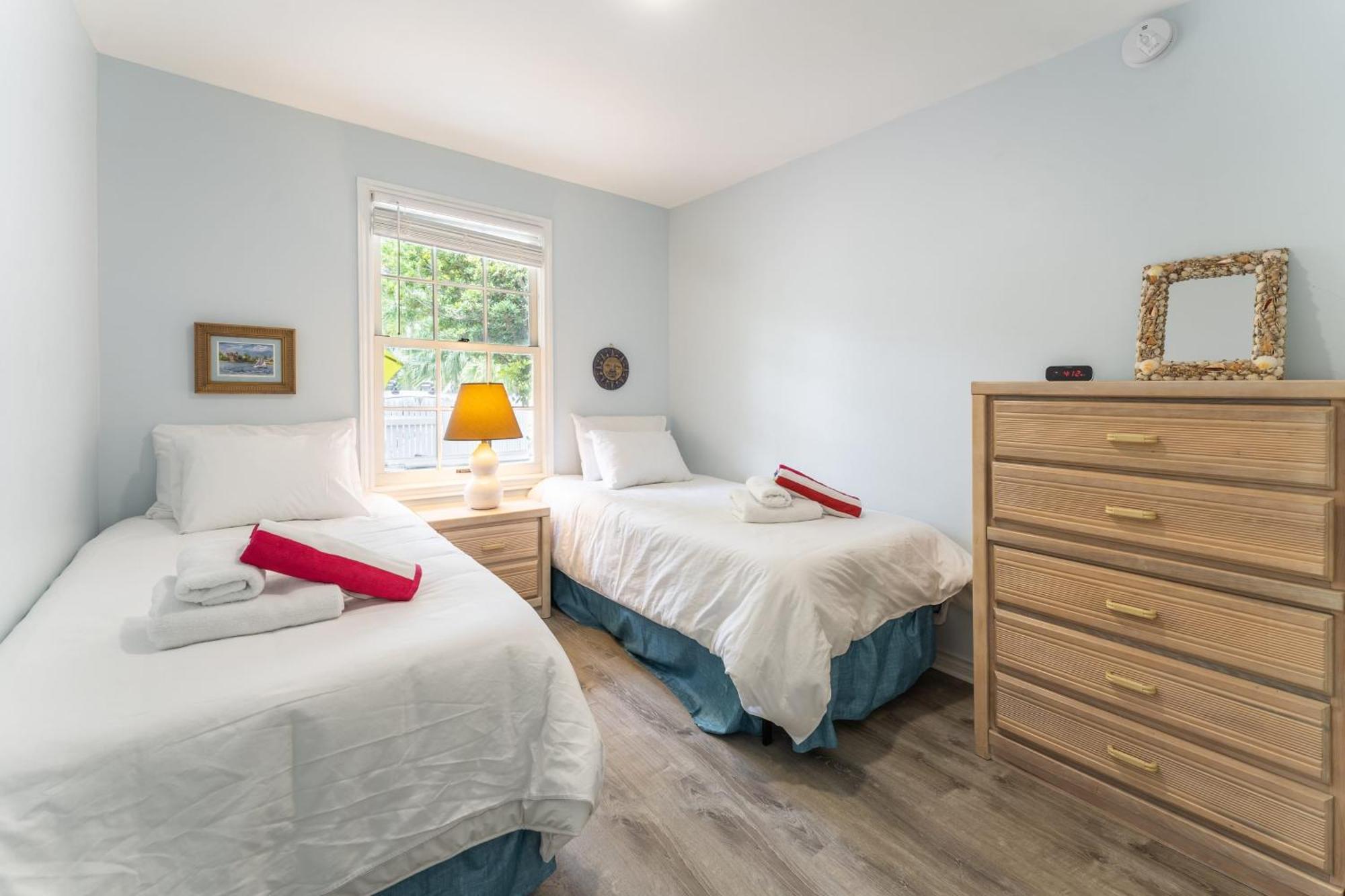 Conch Adventure By Avantstay Great Location W Patio Outdoor Dining And Shared Pool Week Long Key West