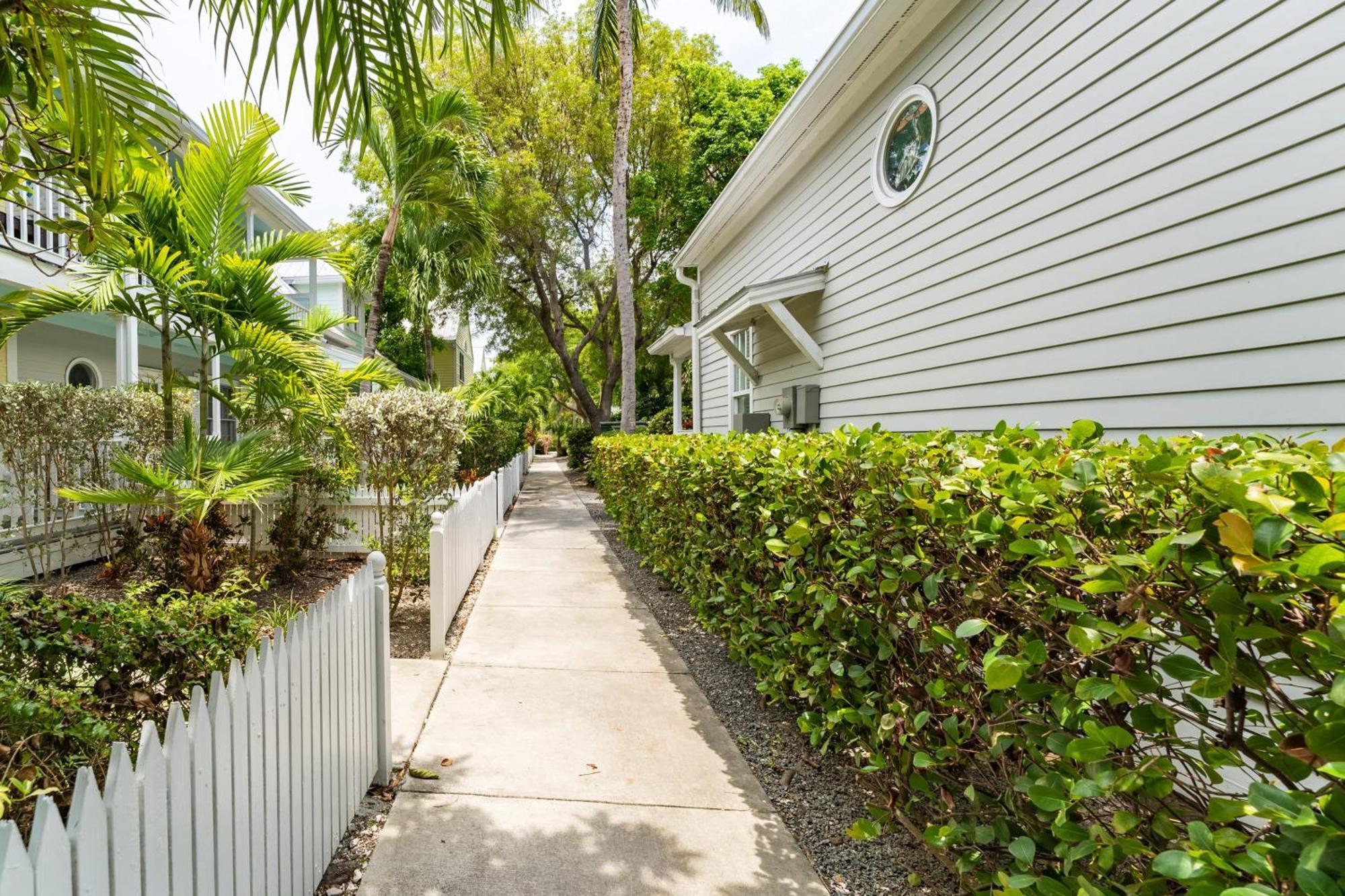 Holiday home Conch Adventure By Avantstay Great Location W Patio Outdoor Dining And Shared Pool Week Long Key West