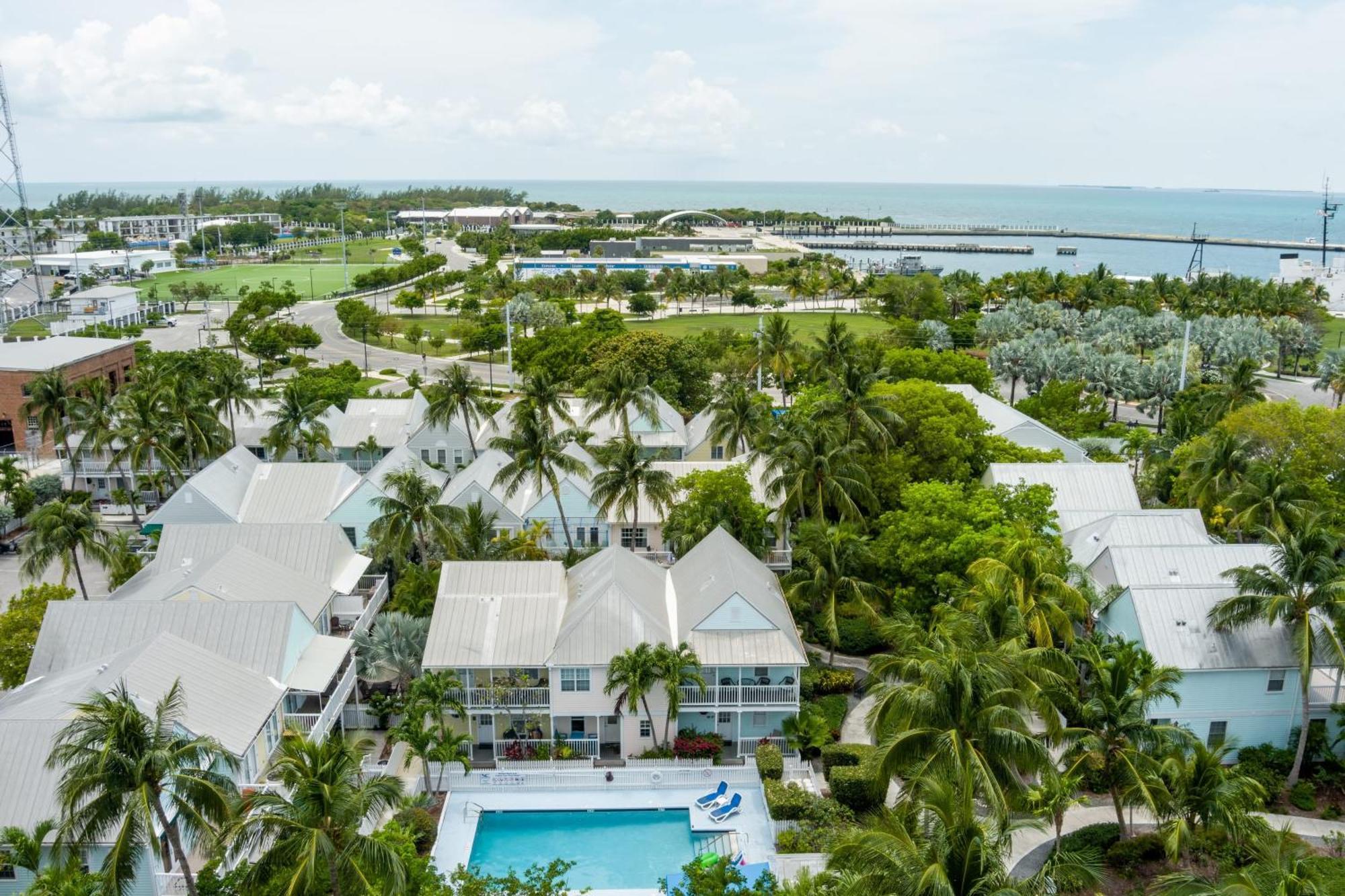 Conch Adventure By Avantstay Great Location W Patio Outdoor Dining And Shared Pool Week Long Key West