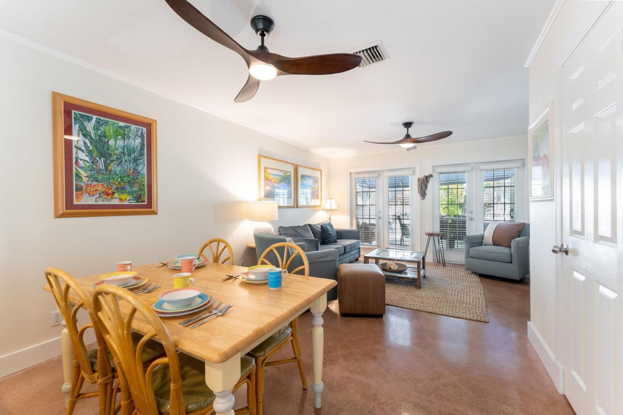 Holiday home A Place In Paradise By Avantstay Walkable W Shared Pool Week Long Only